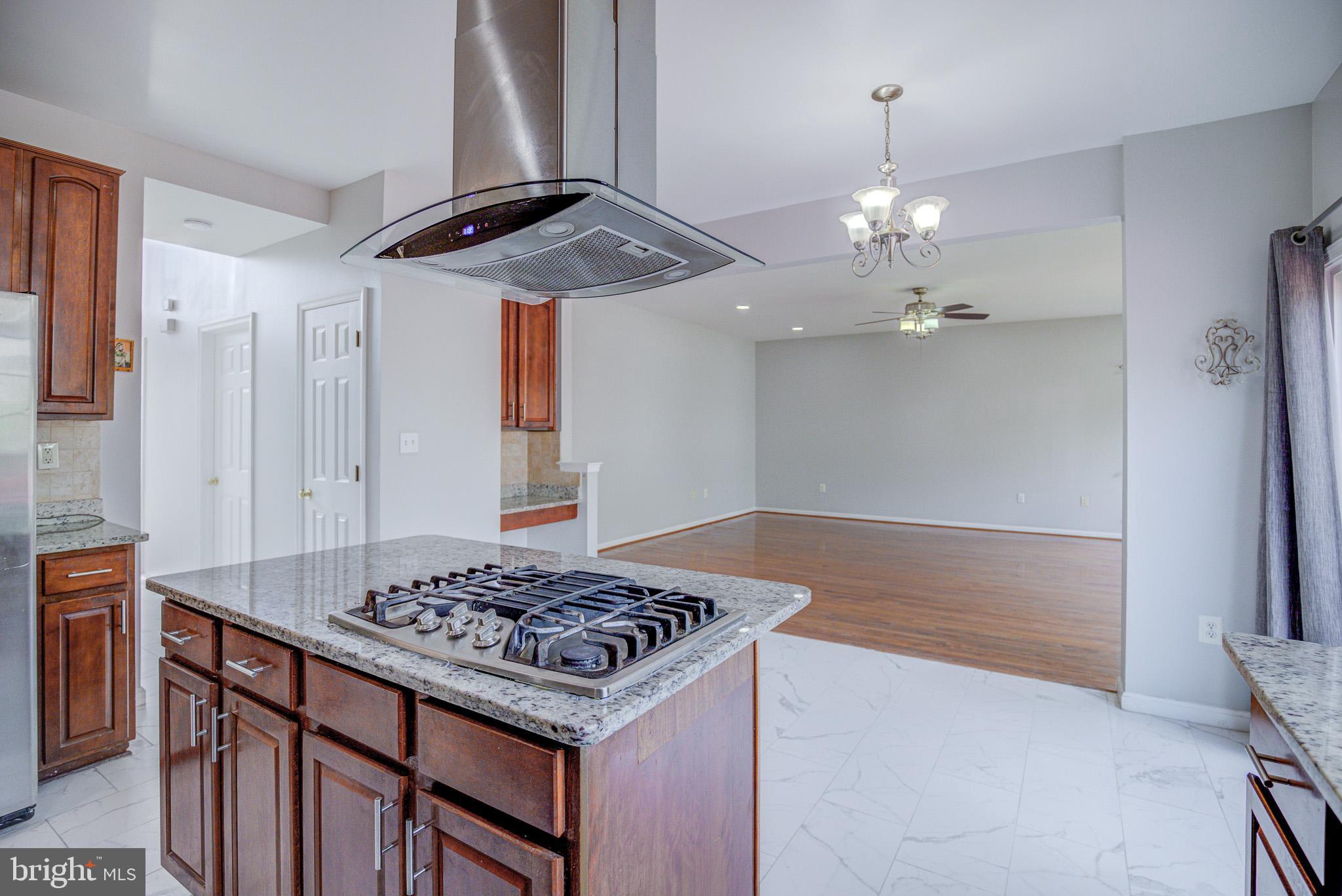 BLOOMS CROSSING - Residential