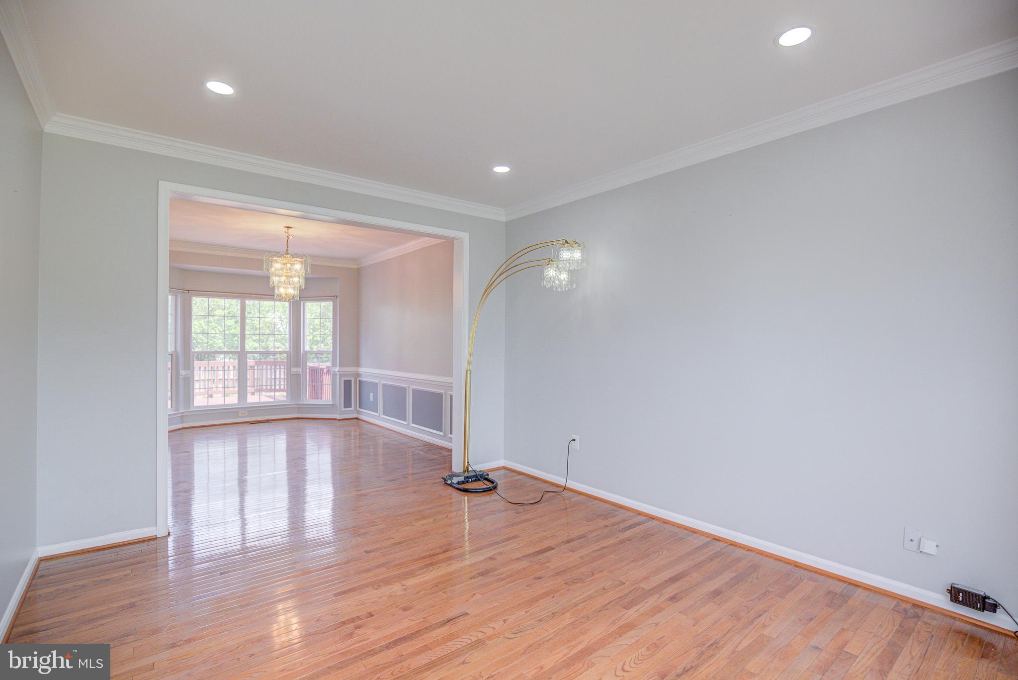 BLOOMS CROSSING - Residential