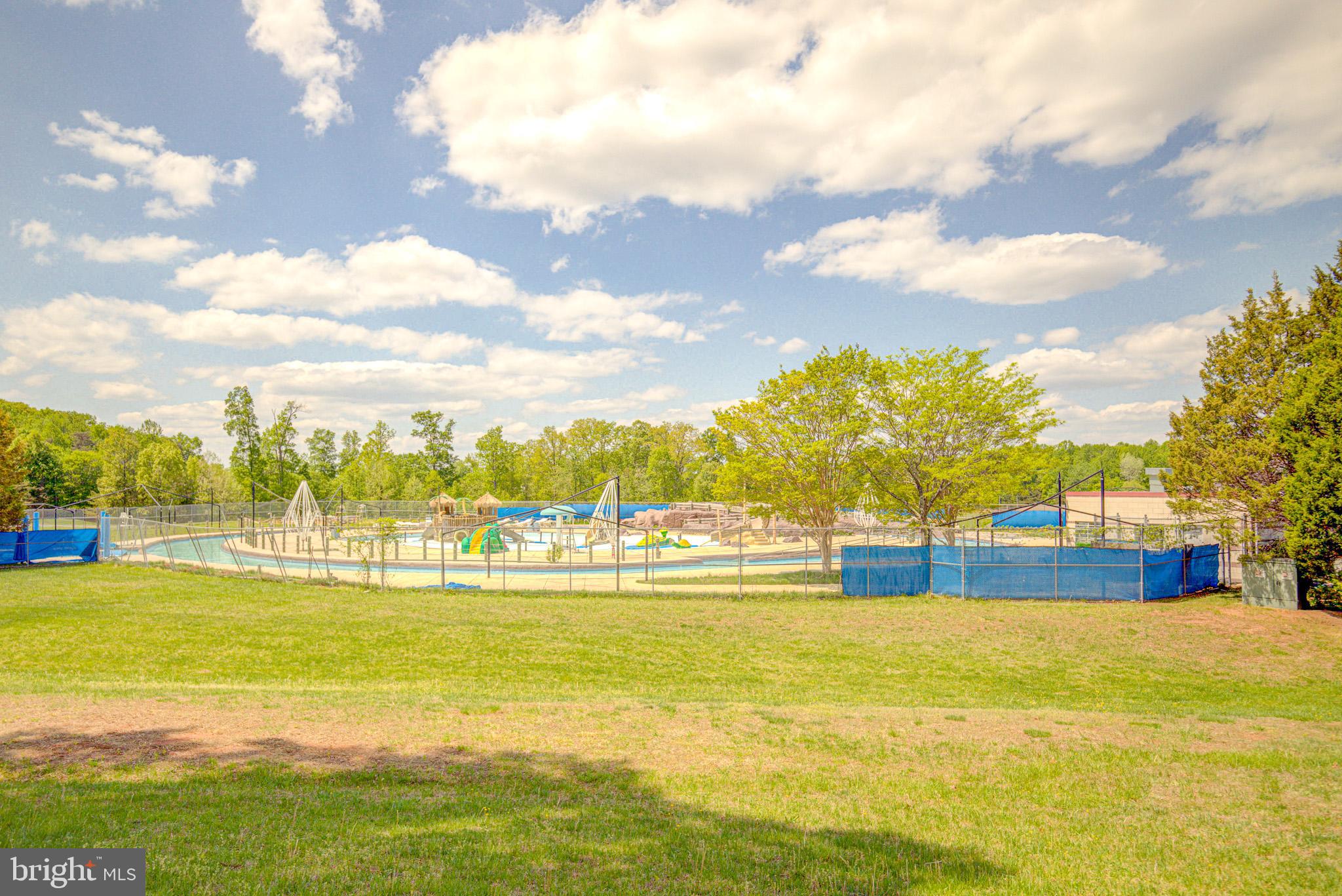 BLOOMS CROSSING - Residential