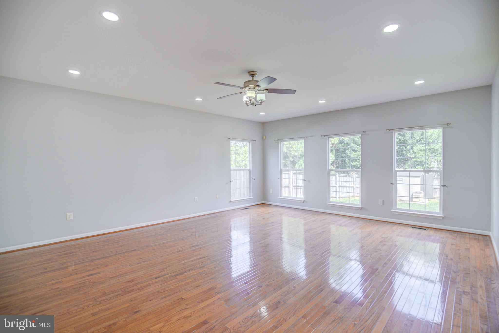 BLOOMS CROSSING - Residential