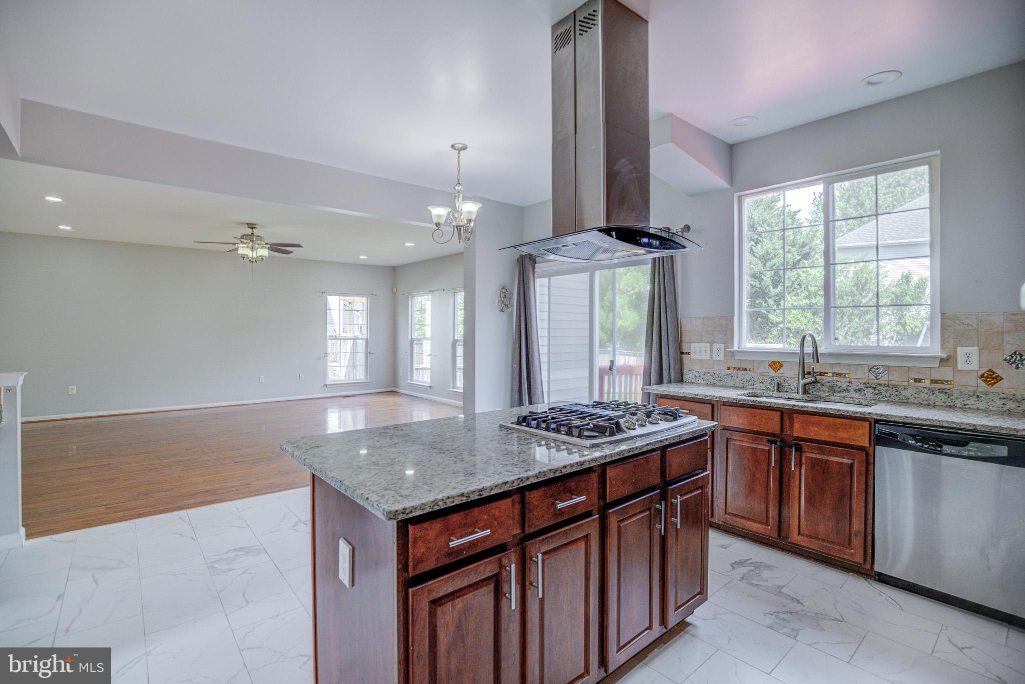 BLOOMS CROSSING - Residential