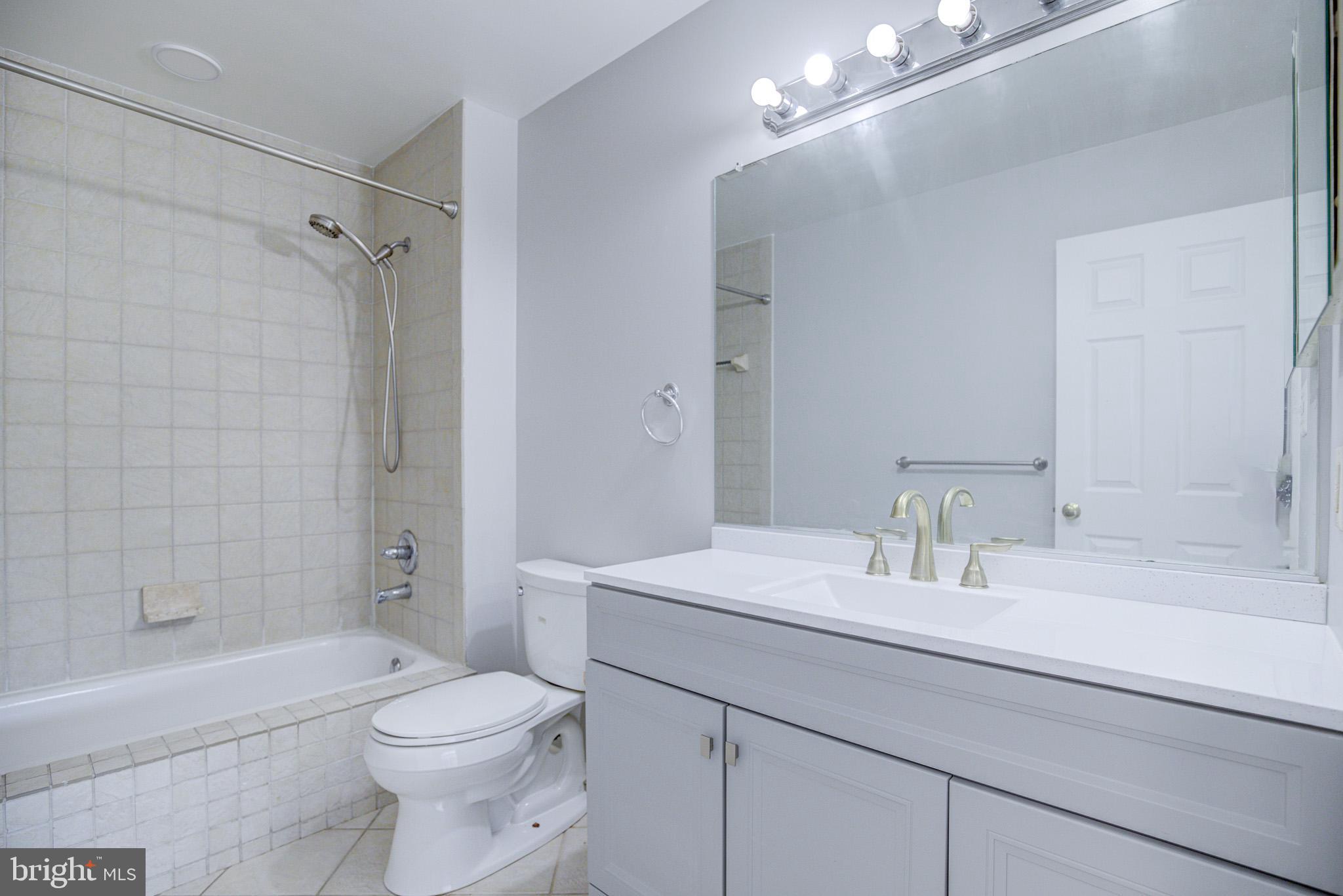 BLOOMS CROSSING - Residential