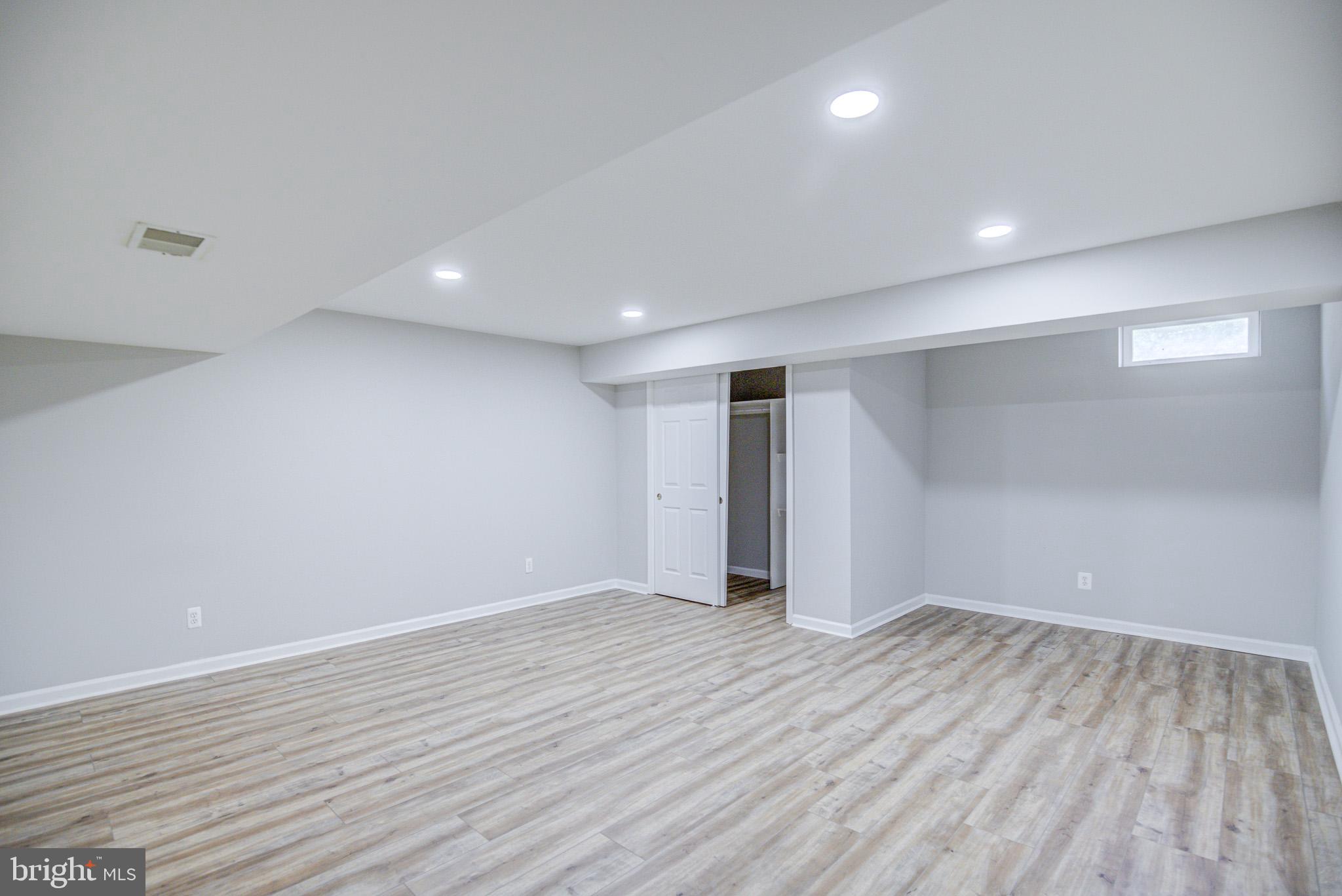 BLOOMS CROSSING - Residential