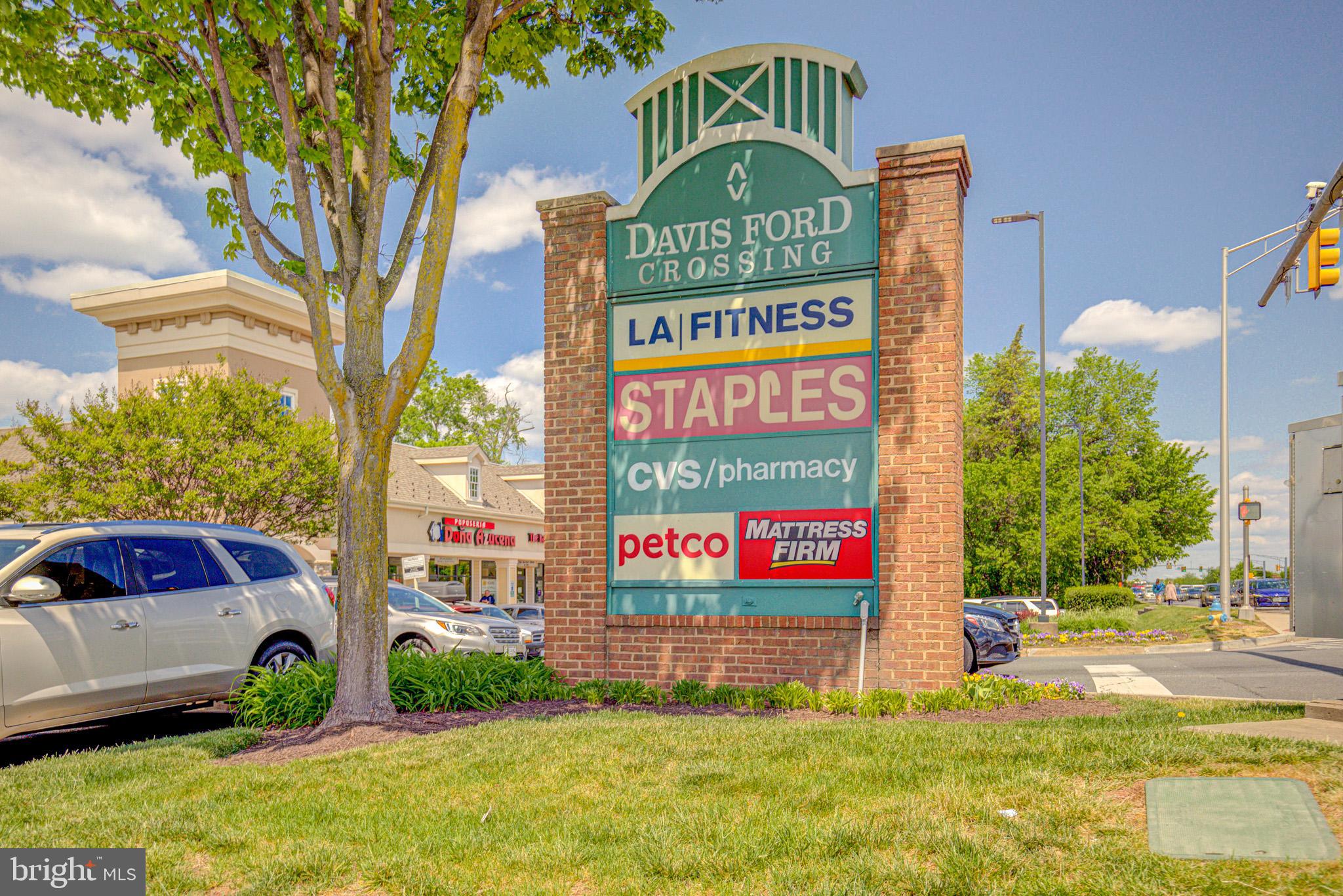 BLOOMS CROSSING - Residential