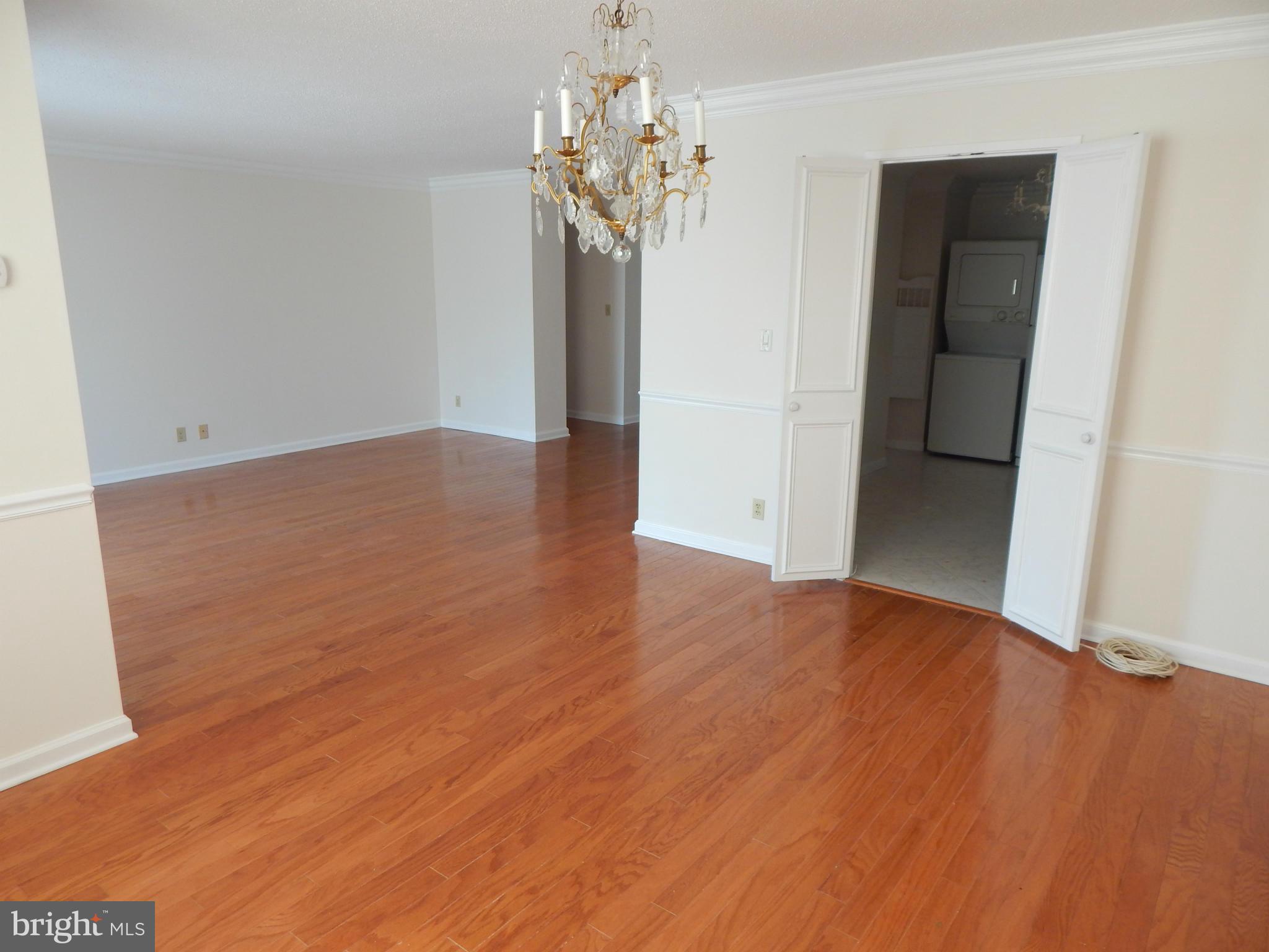 MONTEBELLO - Residential