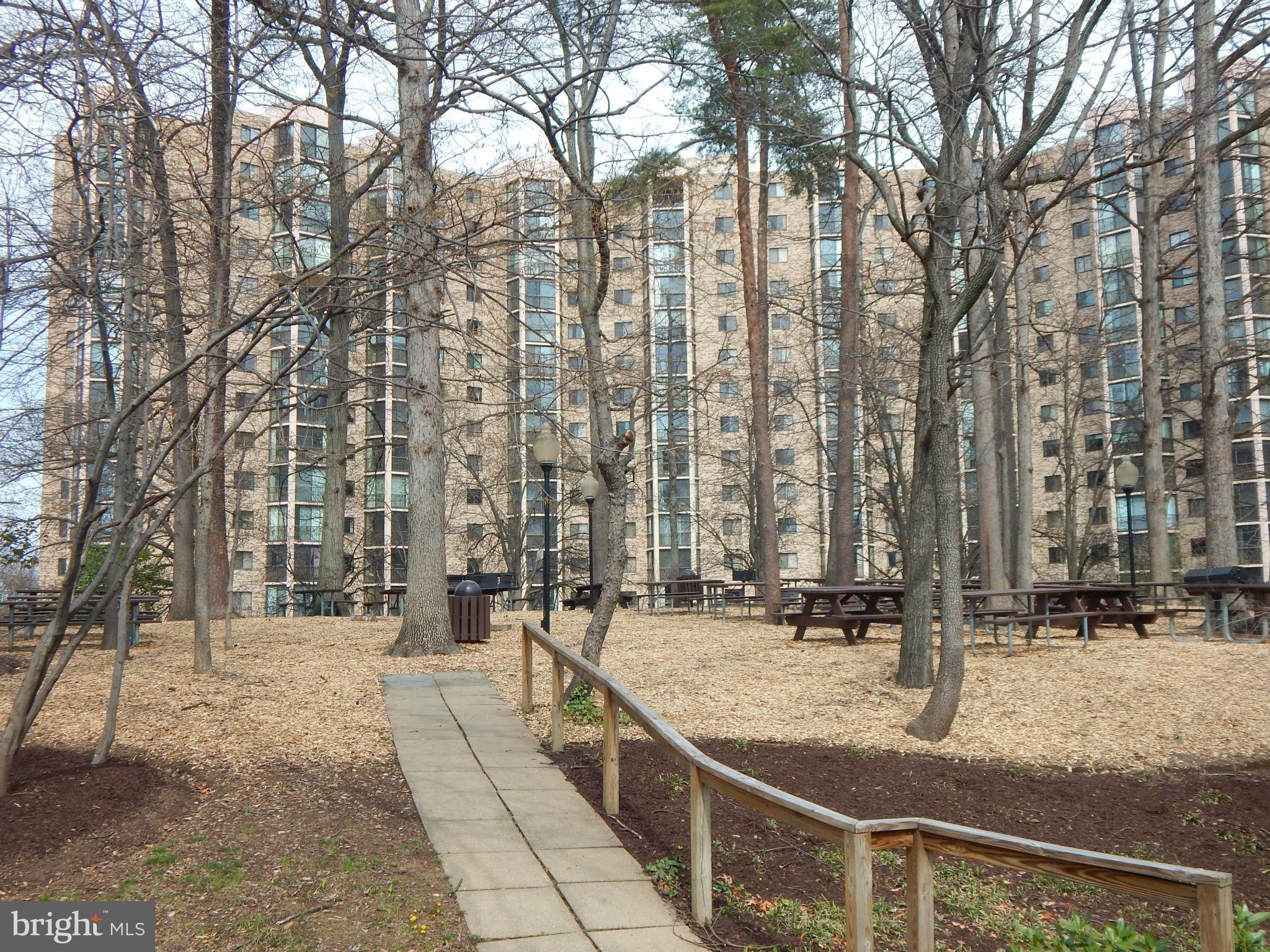 MONTEBELLO - Residential