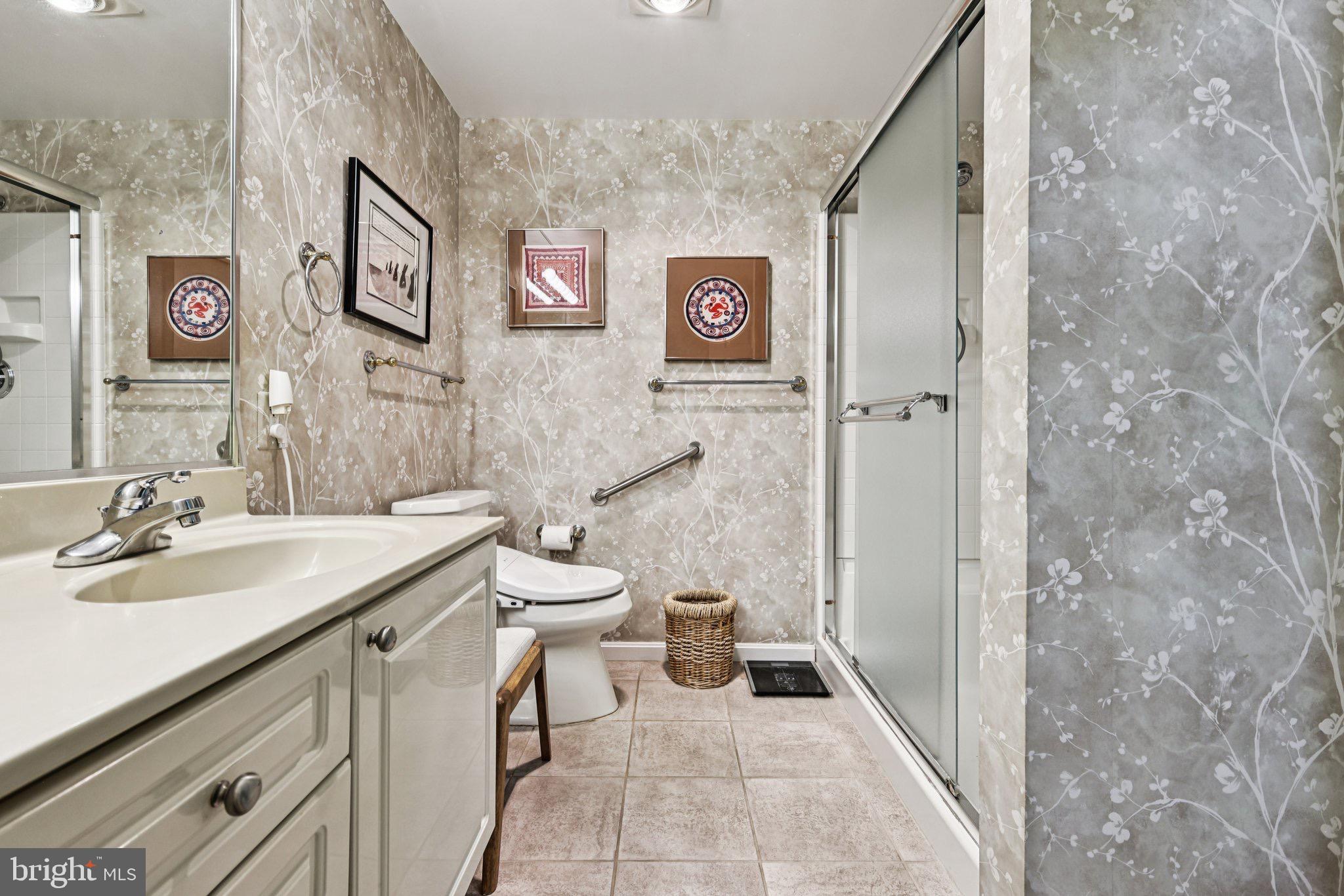 LANSDOWNE WOODS LEISURE WORLD - Residential