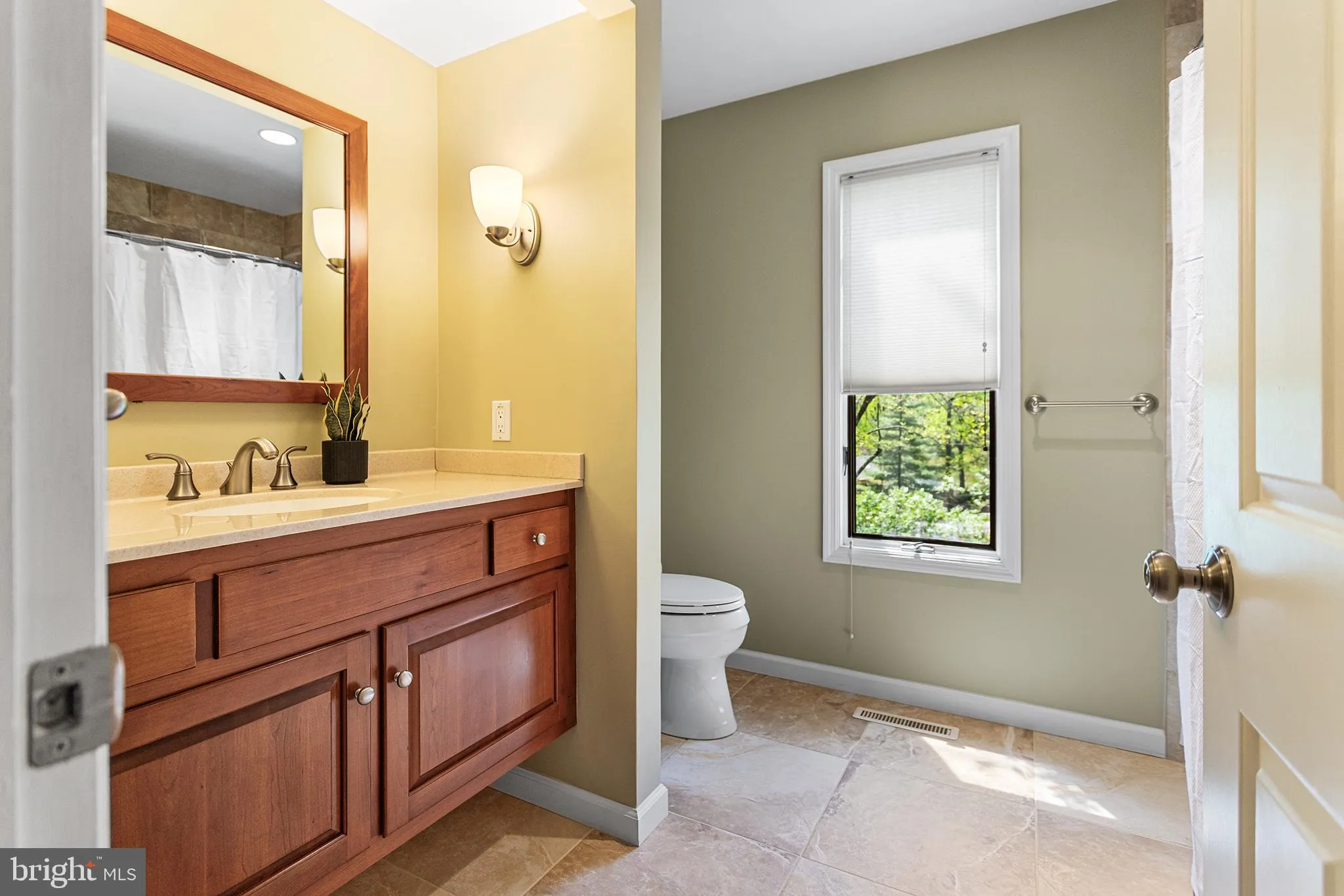 Media, Pennsylvania 19063, United States, 2 Bedrooms Bedrooms, ,3 BathroomsBathrooms,Residential,Pending,118310