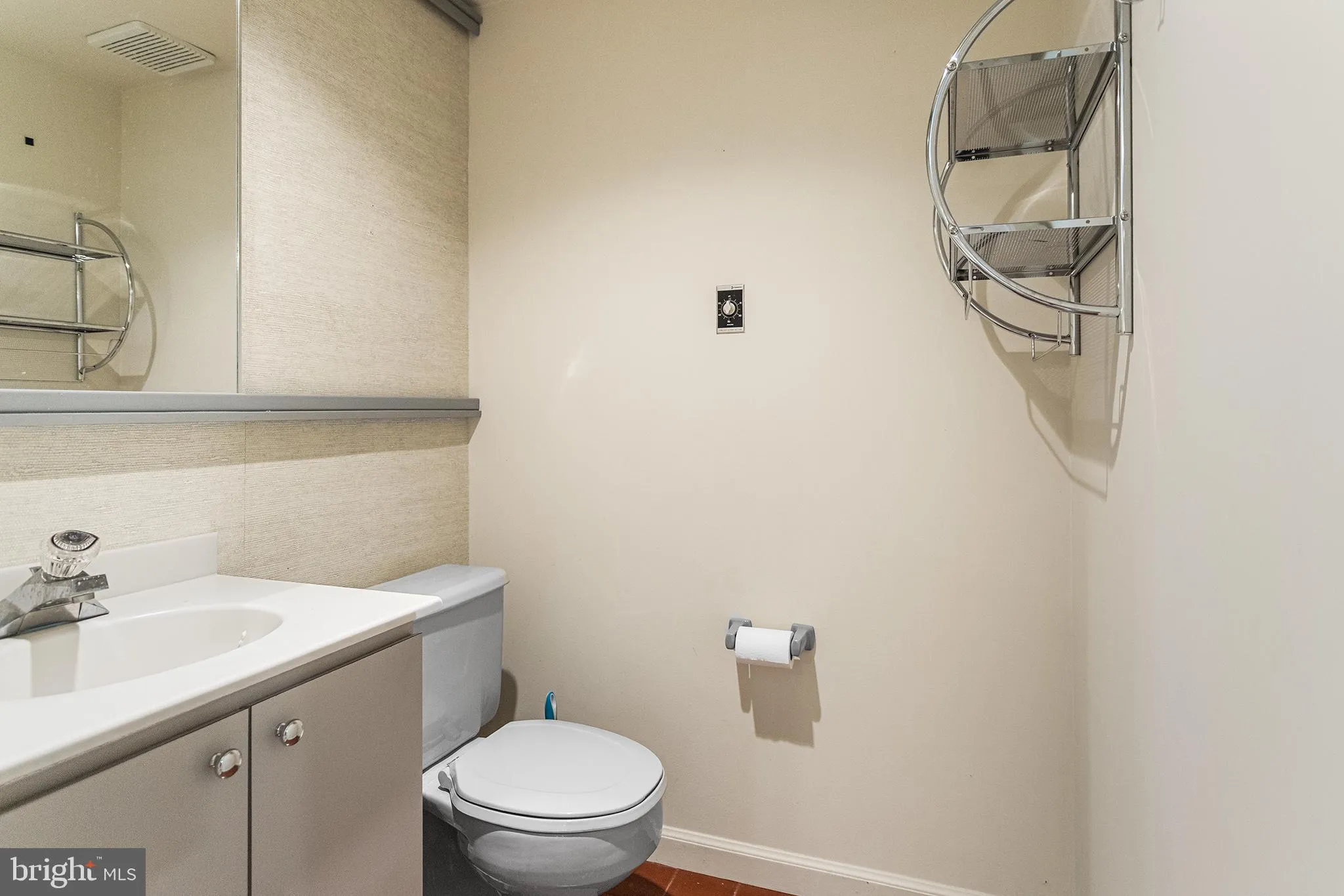 Media, Pennsylvania 19063, United States, 2 Bedrooms Bedrooms, ,3 BathroomsBathrooms,Residential,Pending,118310