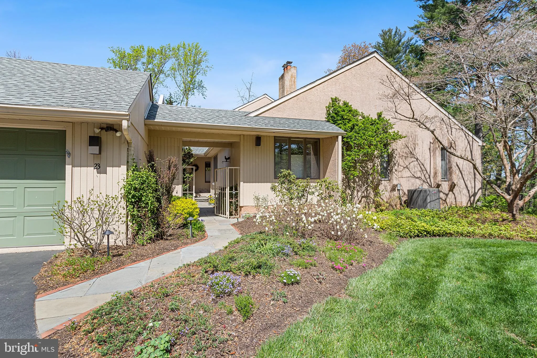 Media, Pennsylvania 19063, United States, 2 Bedrooms Bedrooms, ,3 BathroomsBathrooms,Residential,Pending,118310