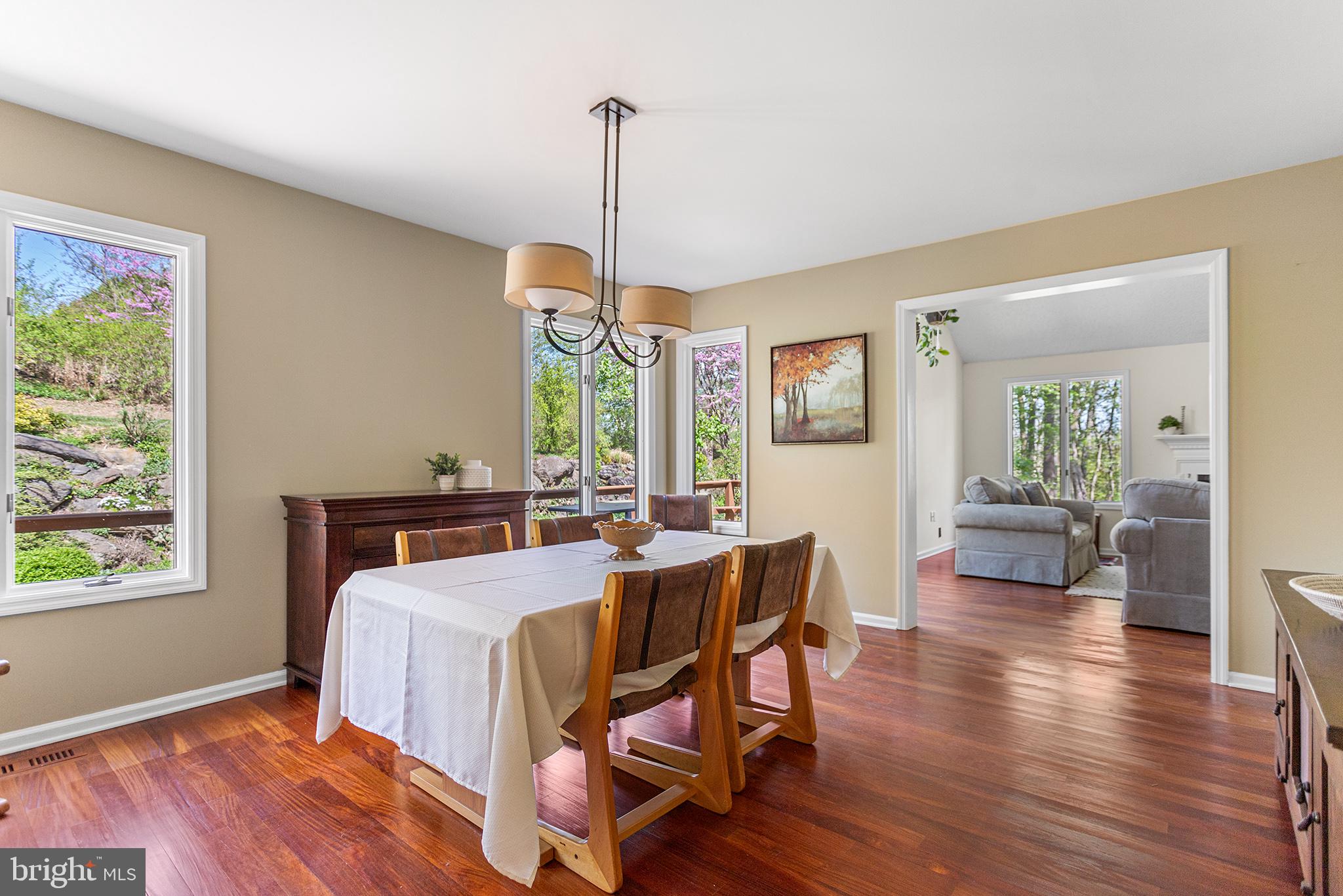 TOFT WOODS - Residential