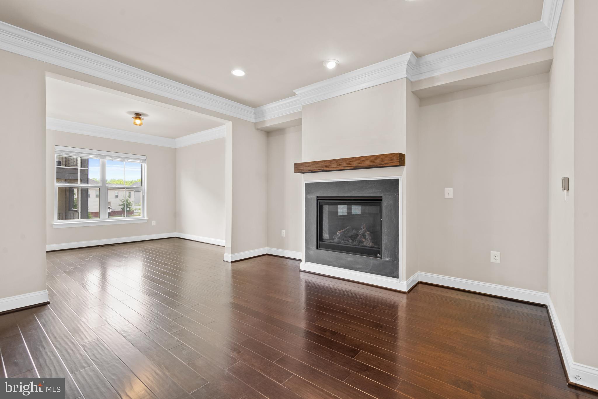 CREST OF ALEXANDRIA - Residential