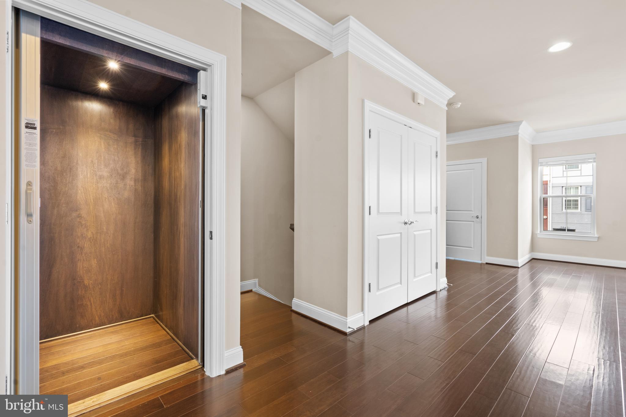 CREST OF ALEXANDRIA - Residential