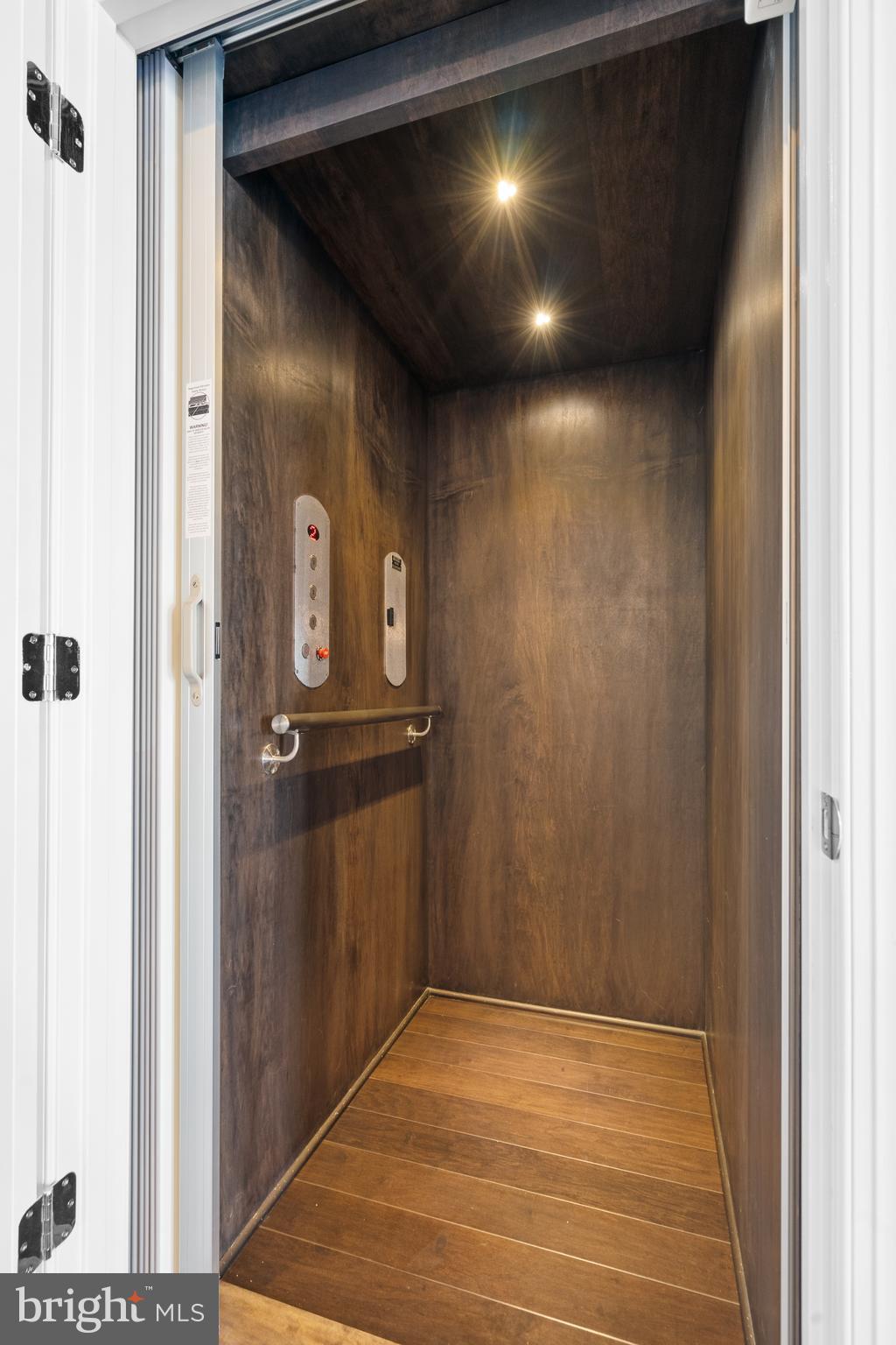 CREST OF ALEXANDRIA - Residential