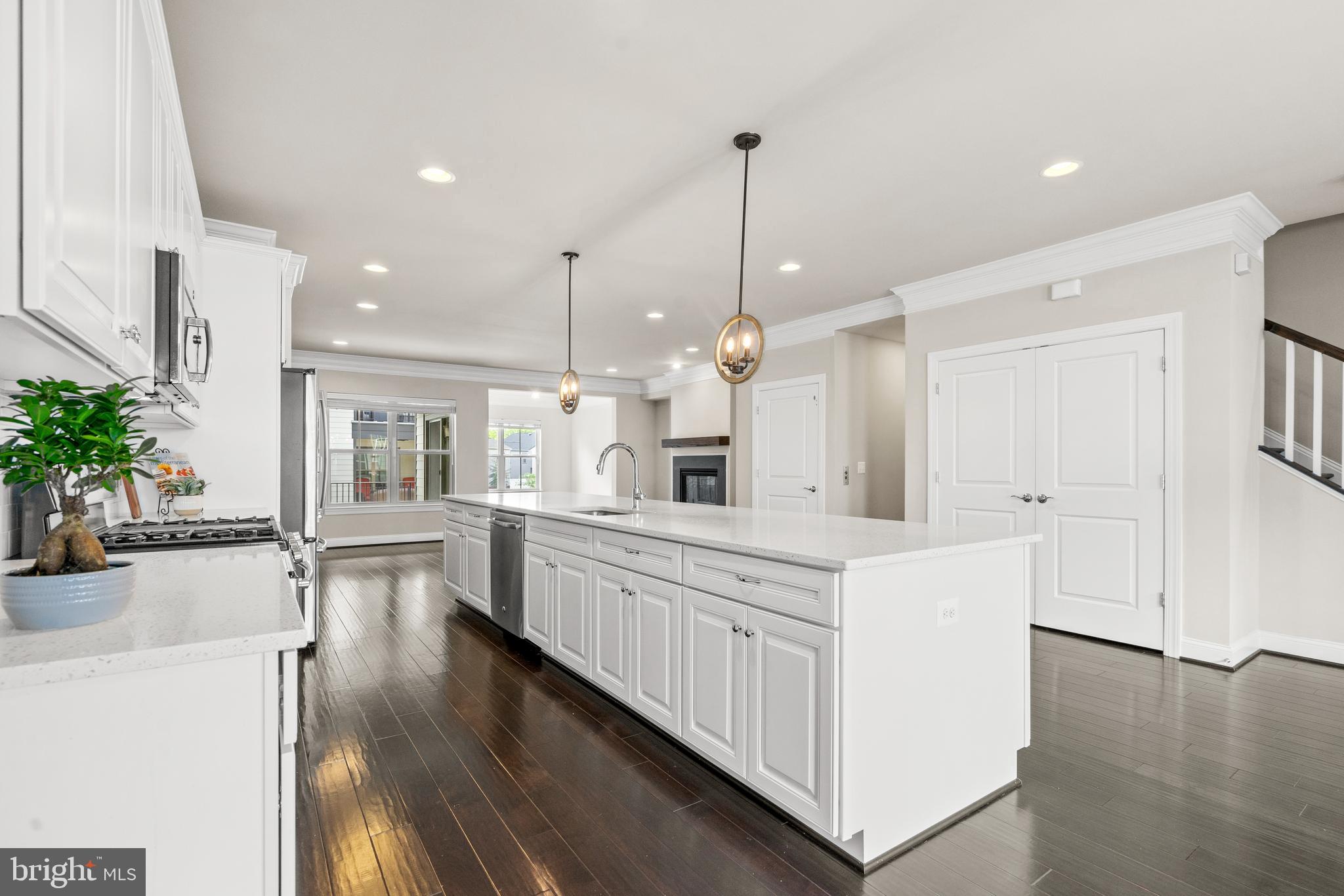 CREST OF ALEXANDRIA - Residential