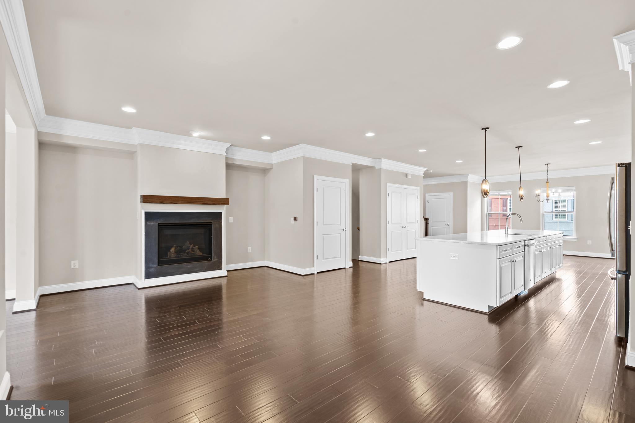 CREST OF ALEXANDRIA - Residential