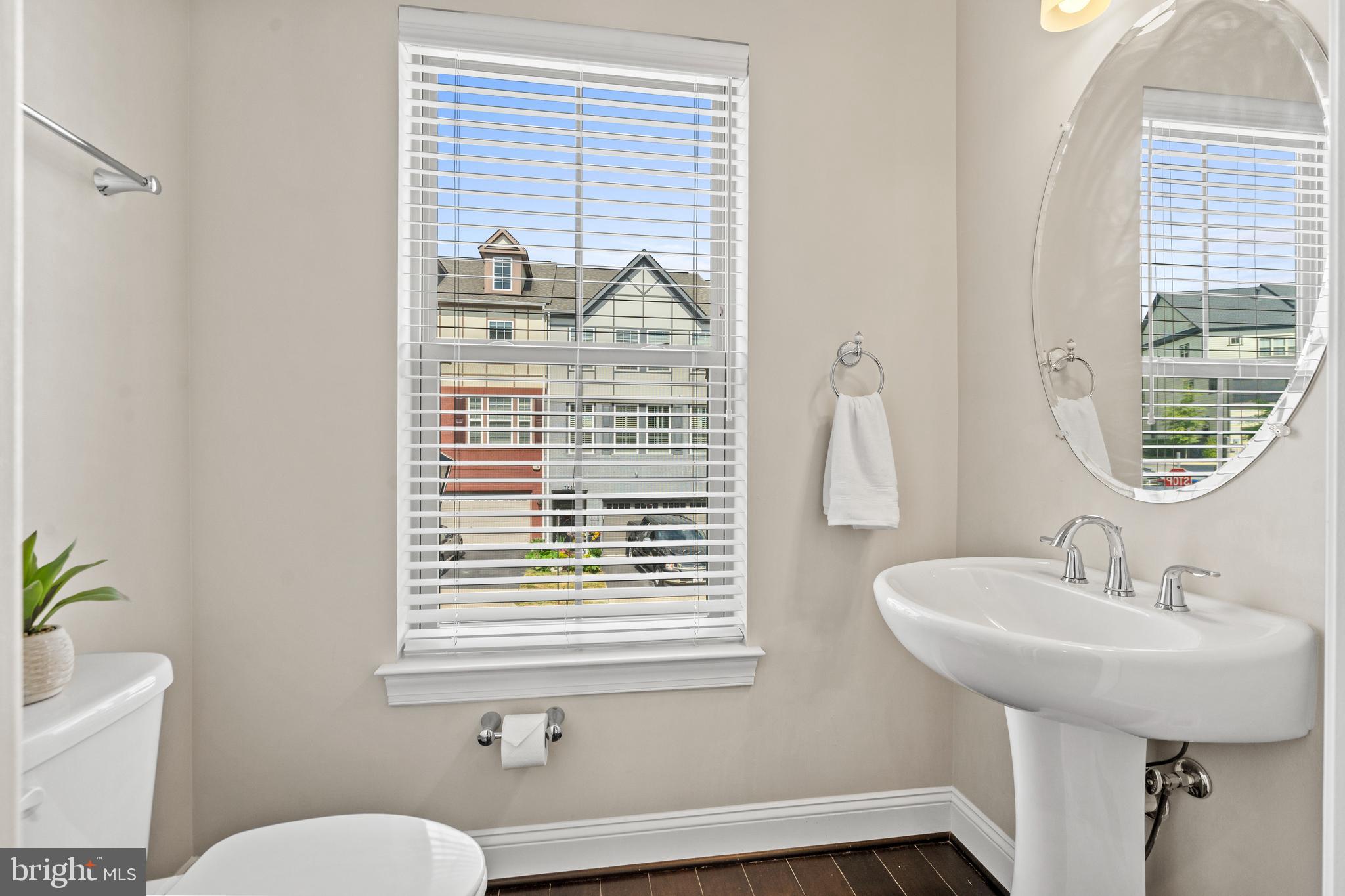 CREST OF ALEXANDRIA - Residential