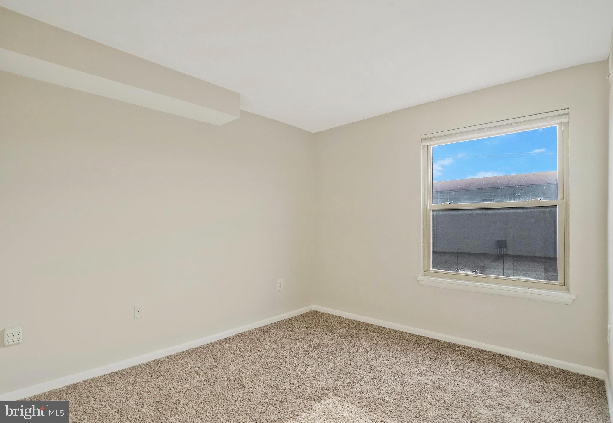 MARLOW TOWERS CONDOMINIUMS - Residential