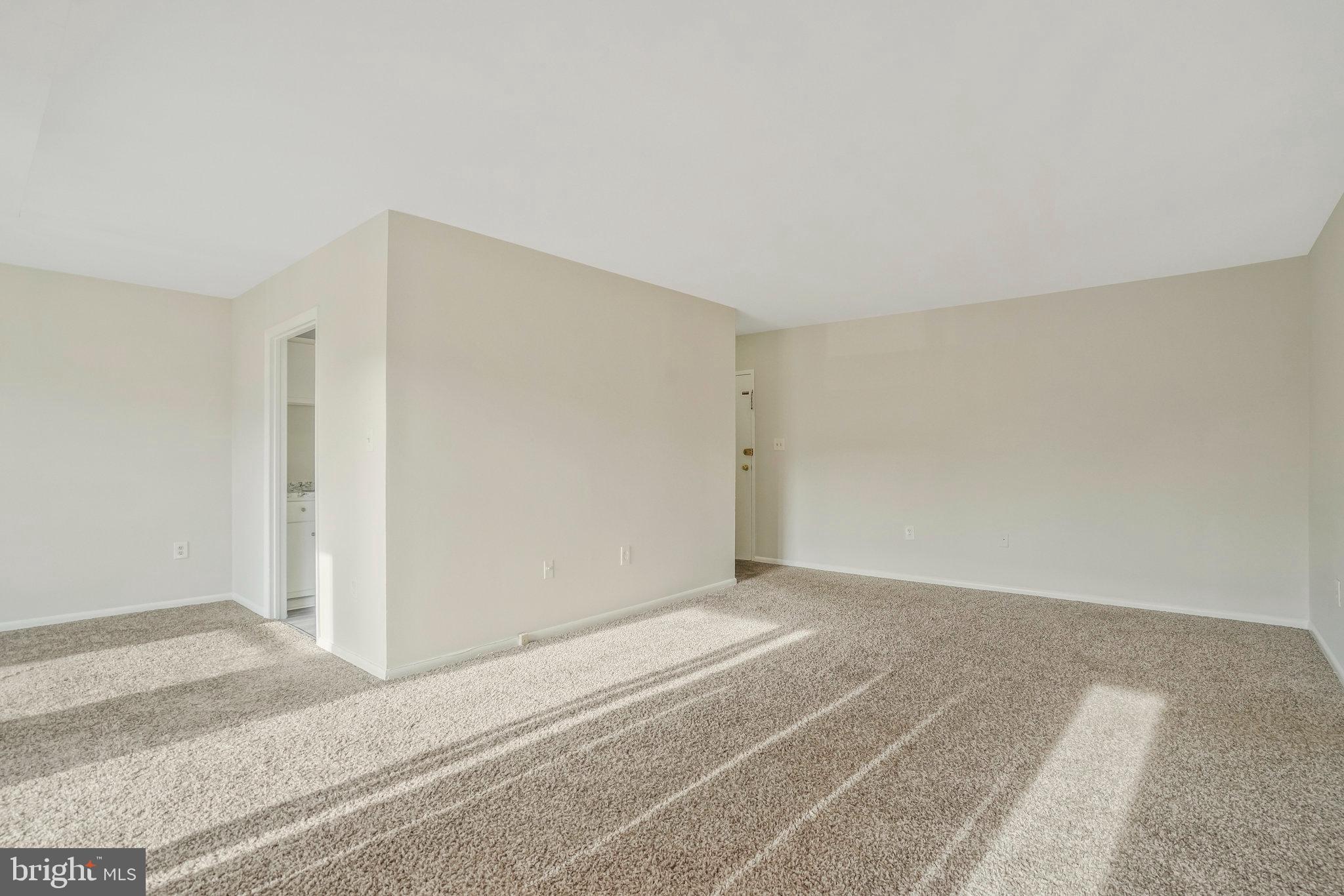 MARLOW TOWERS CONDOMINIUMS - Residential