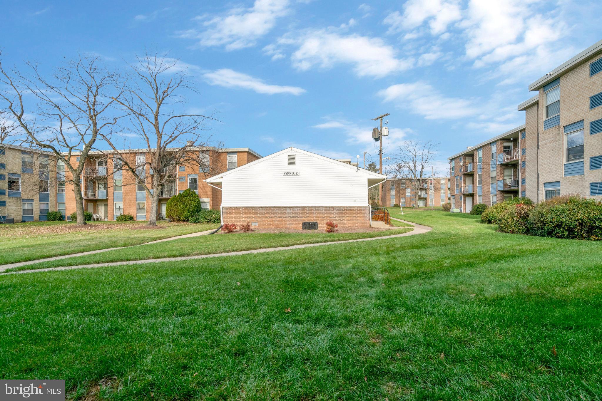 MARLOW TOWERS CONDOMINIUMS - Residential