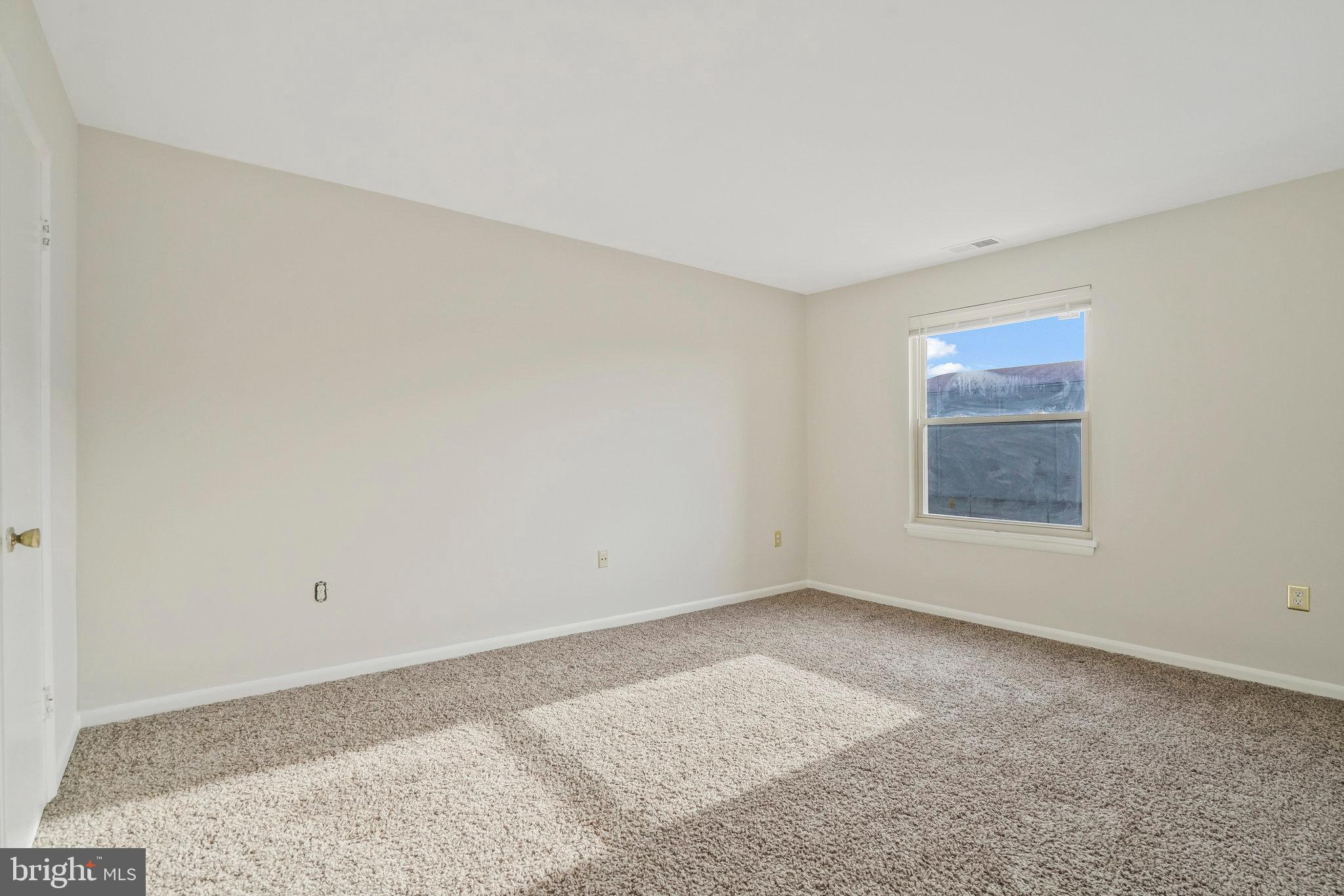 MARLOW TOWERS CONDOMINIUMS - Residential