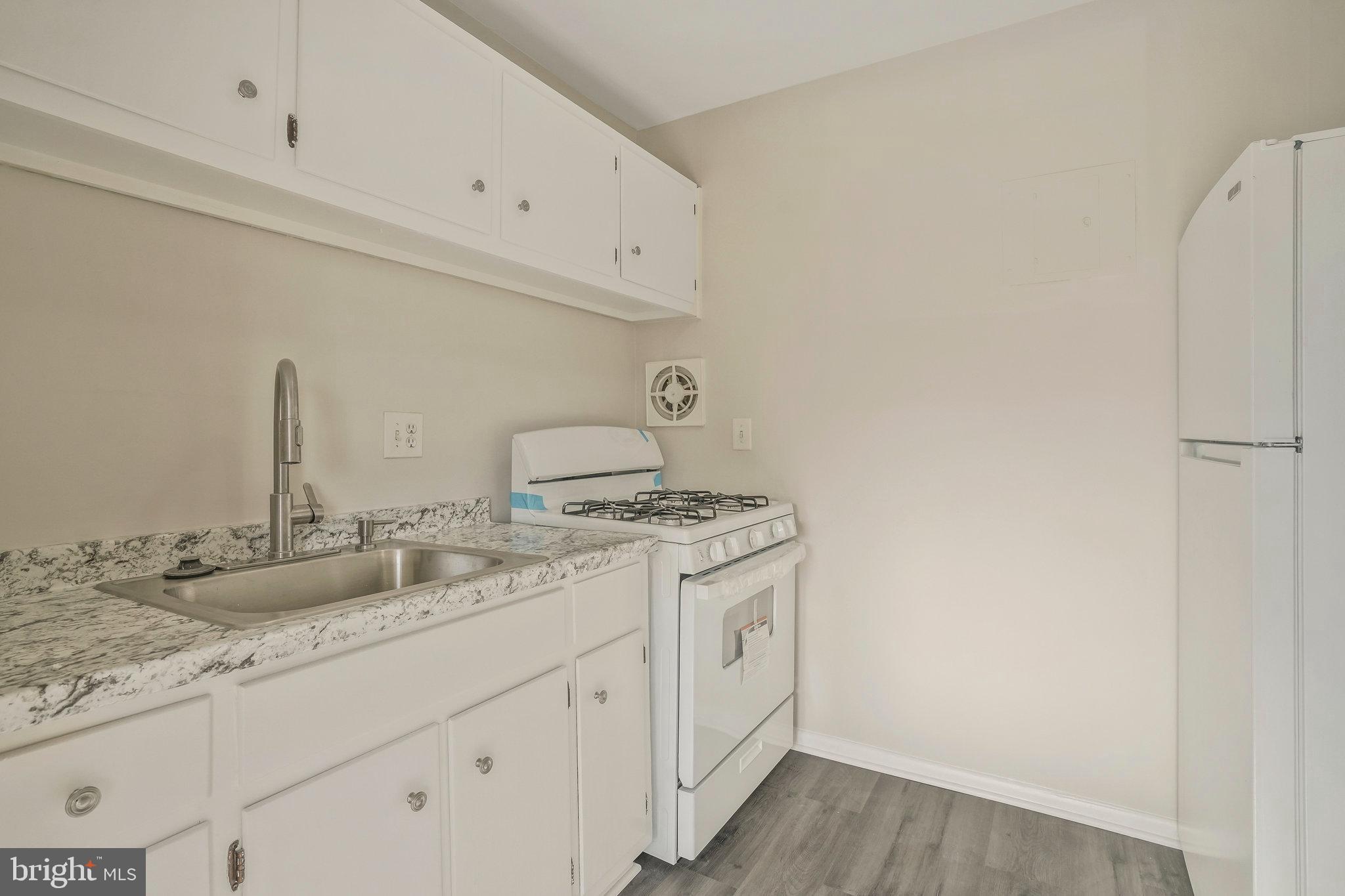 MARLOW TOWERS CONDOMINIUMS - Residential