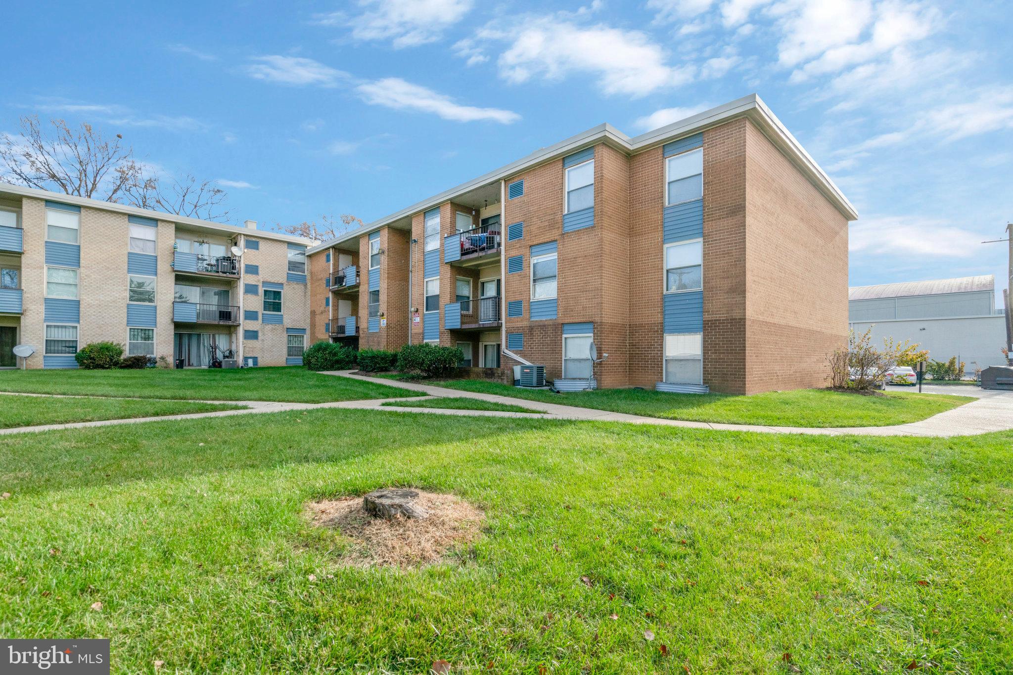 MARLOW TOWERS CONDOMINIUMS - Residential