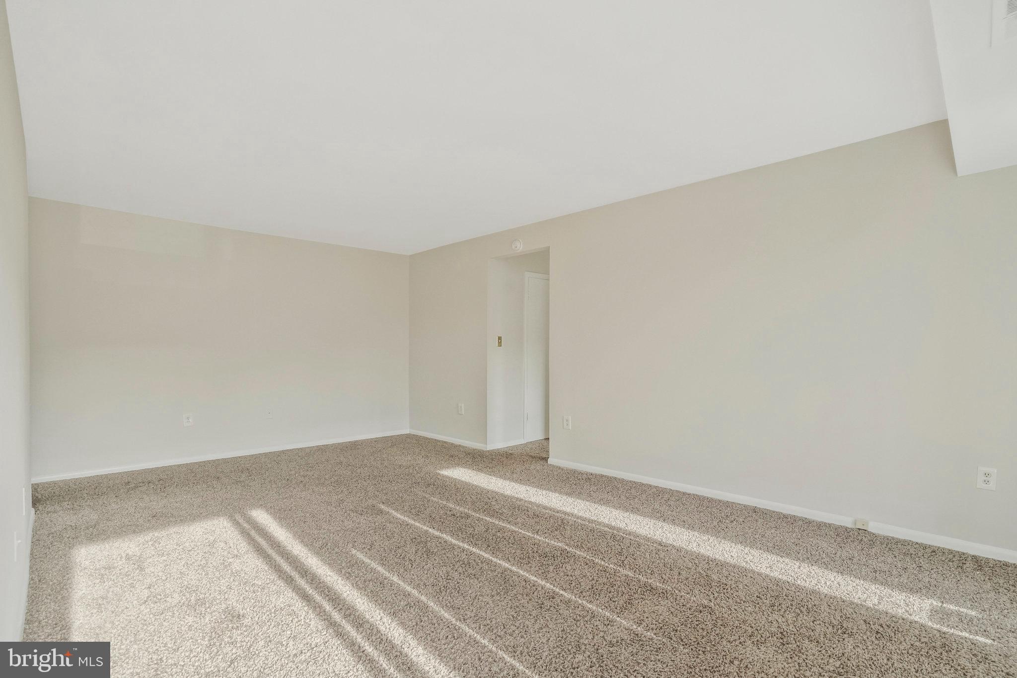 MARLOW TOWERS CONDOMINIUMS - Residential