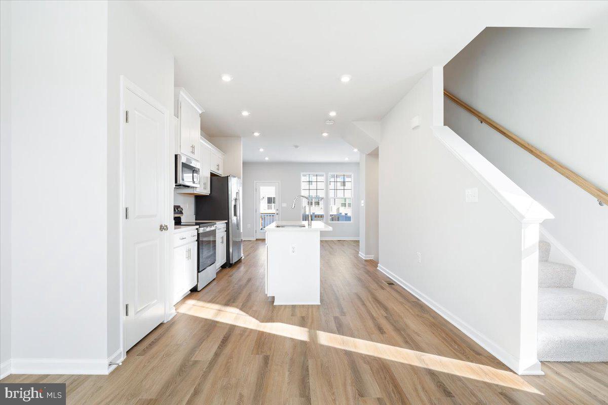 PRESIDENTS POINTE - Residential Lease