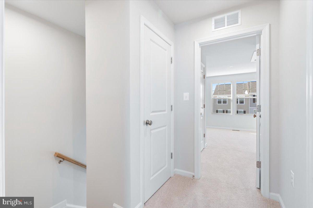 PRESIDENTS POINTE - Residential Lease