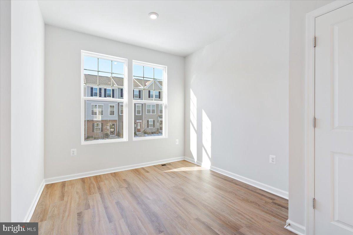 PRESIDENTS POINTE - Residential Lease