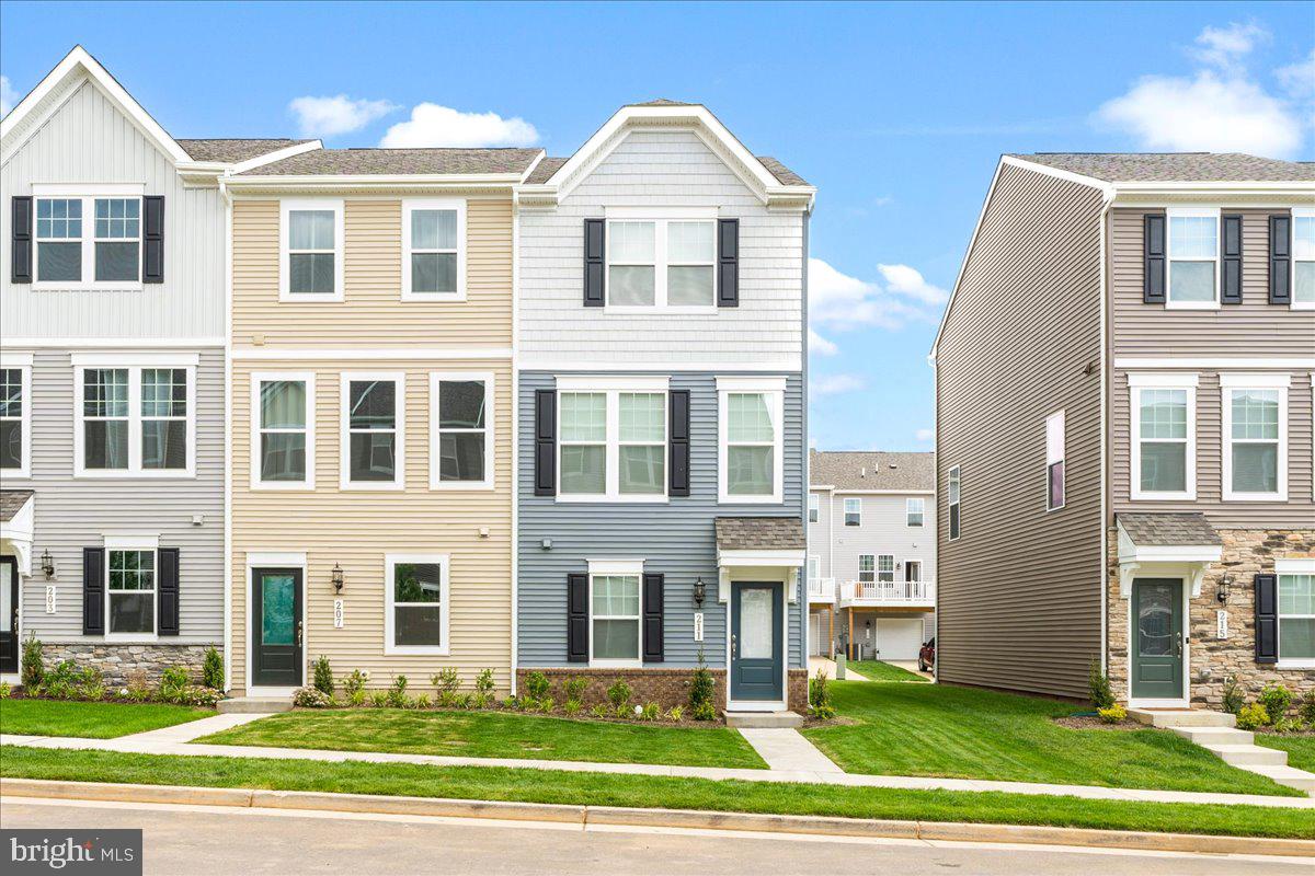 PRESIDENTS POINTE - Residential Lease