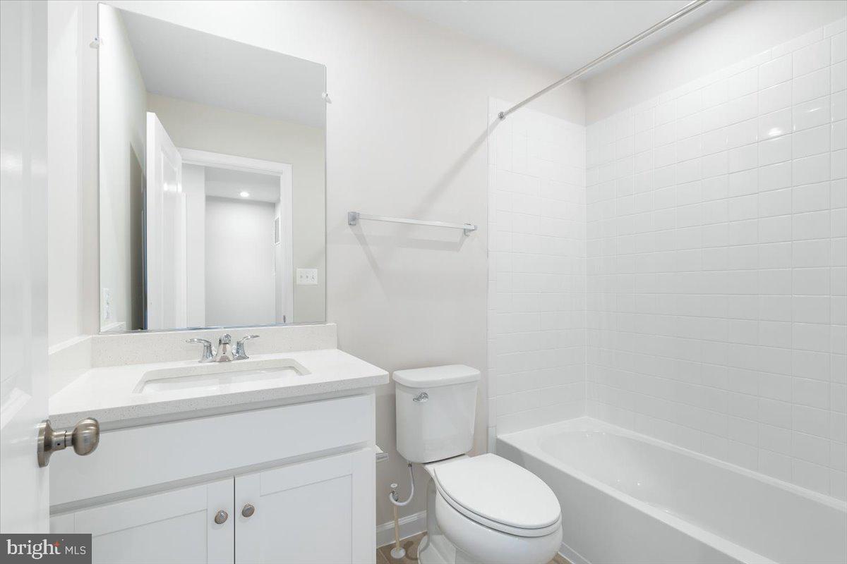 PRESIDENTS POINTE - Residential Lease