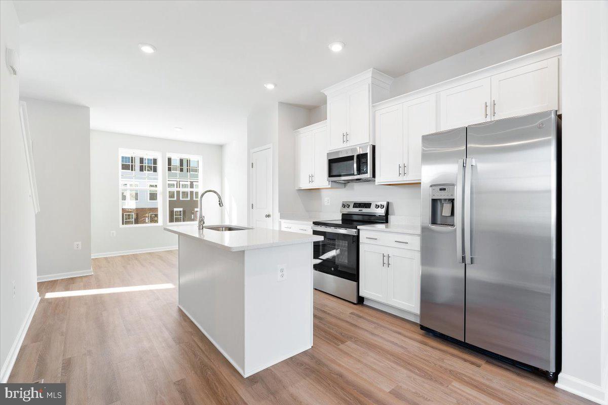 PRESIDENTS POINTE - Residential Lease