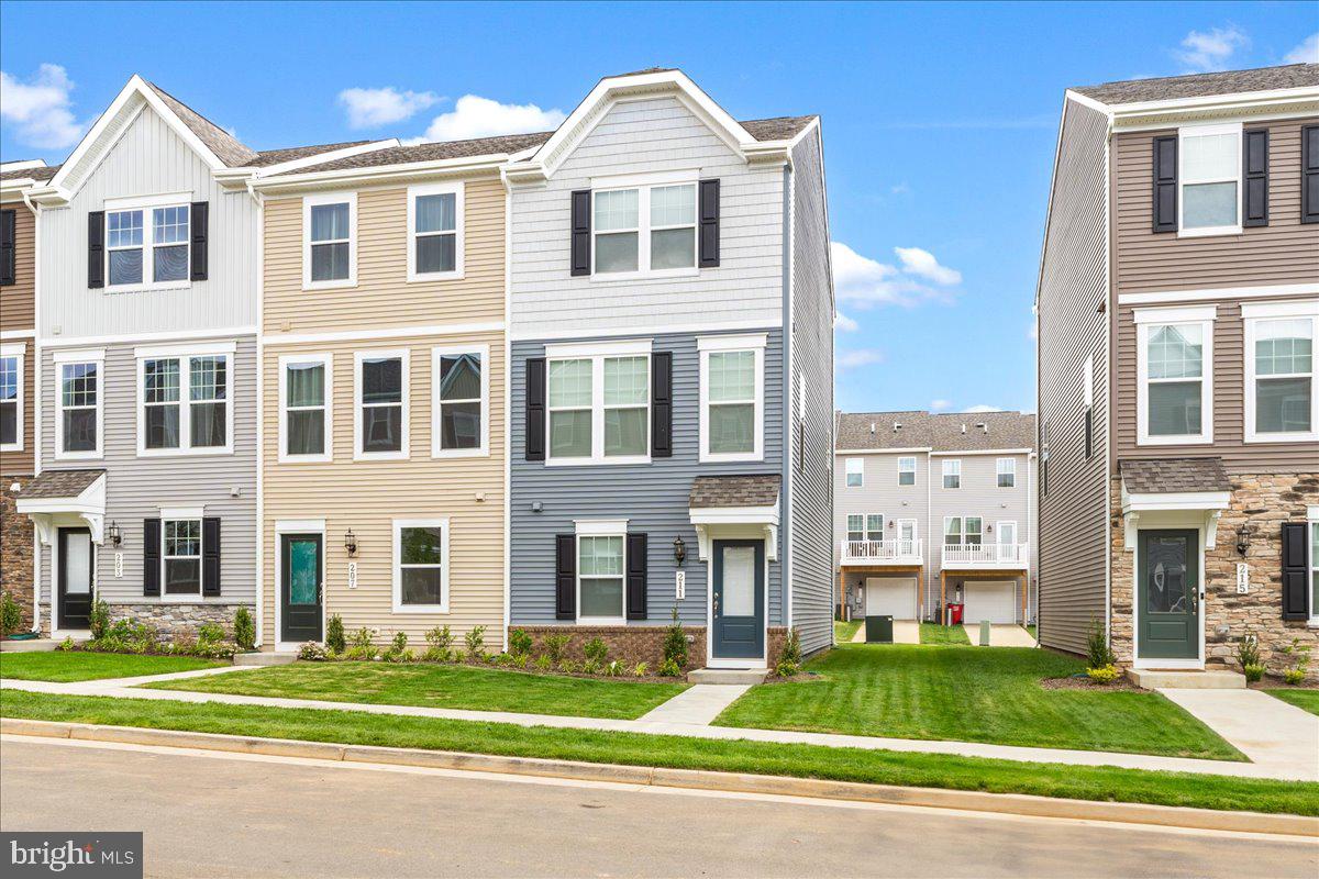 PRESIDENTS POINTE - Residential Lease