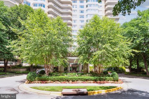 Photo of 5600 Wisconsin Avenue #1-502, Chevy Chase, MD 20815 (MLS # MDMC2142414)