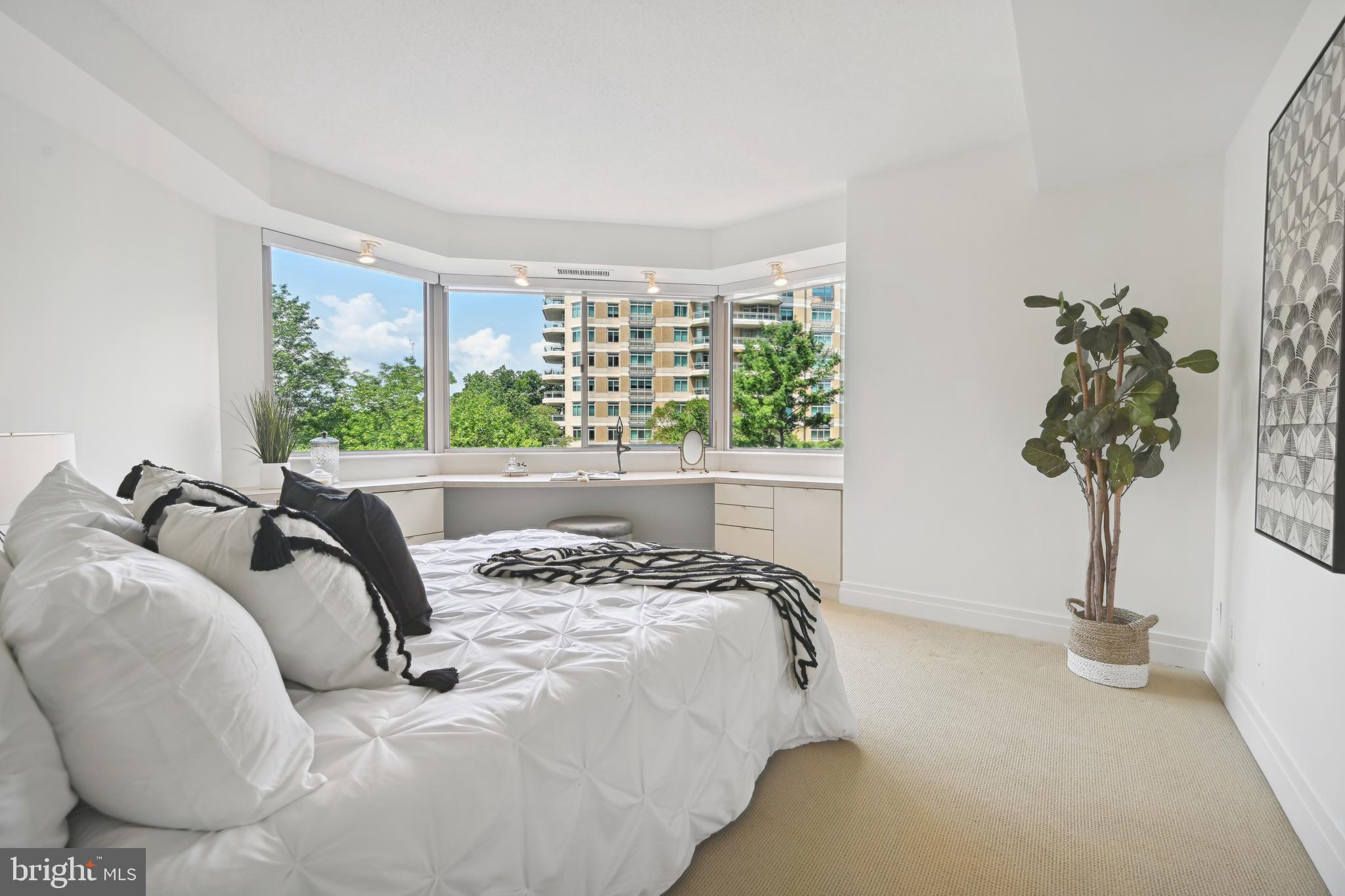 SOMERSET - Residential