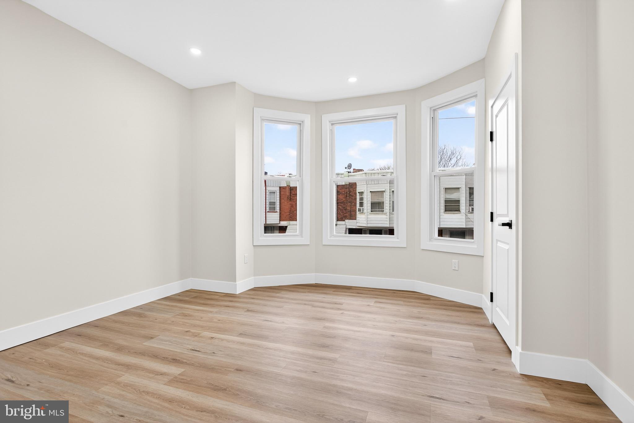 UNIVERSITY CITY - Residential