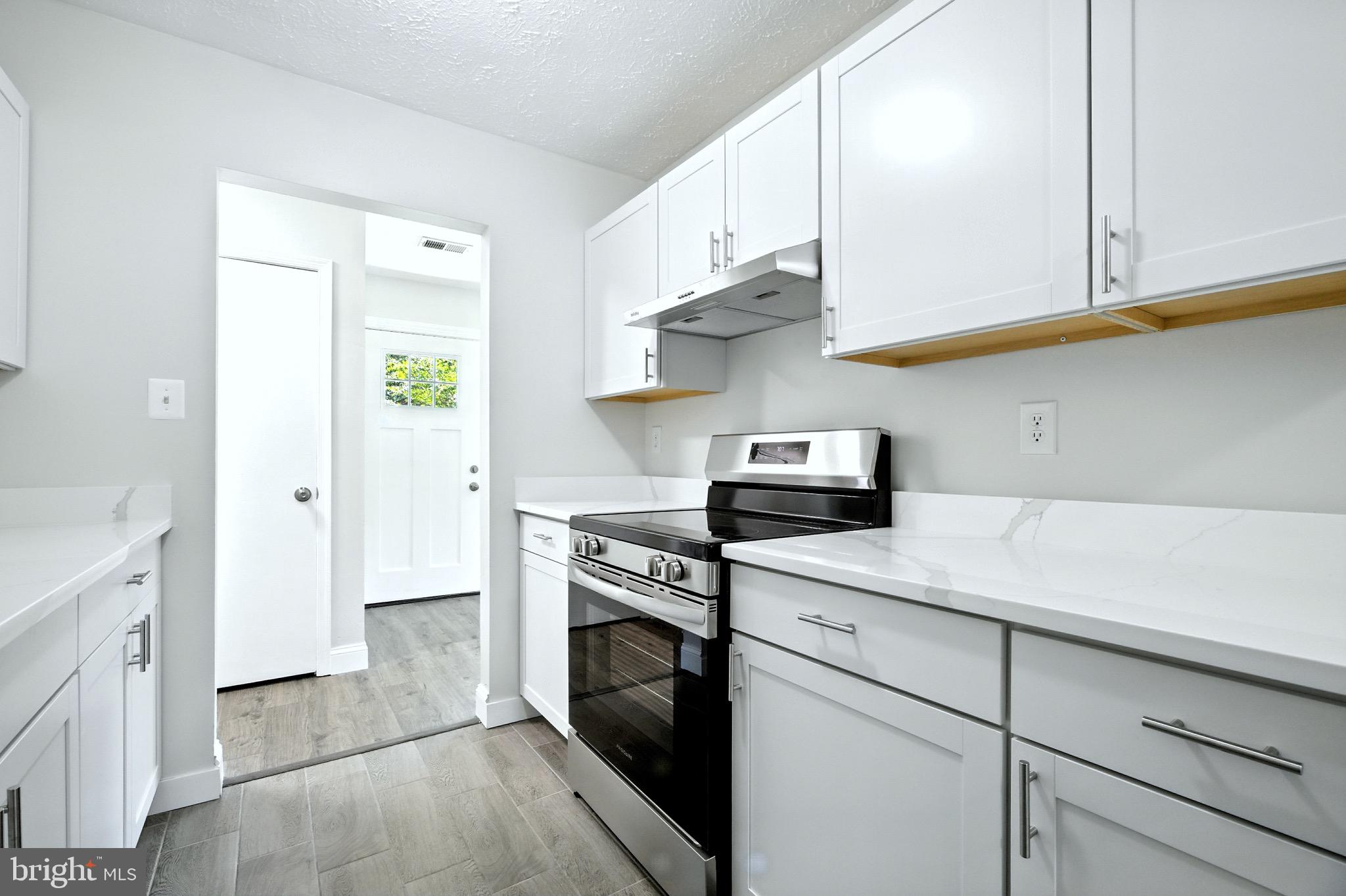 3295 JESMOND COURT