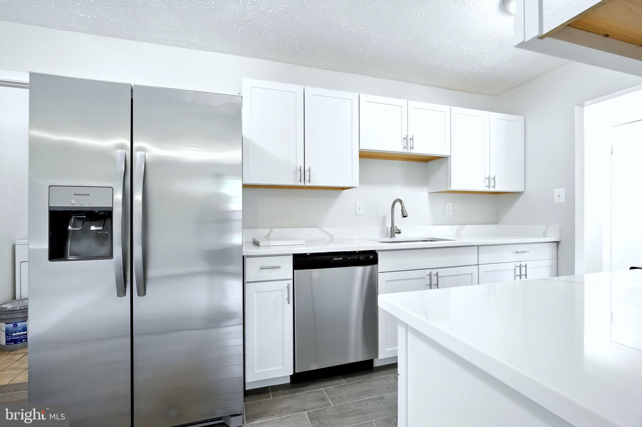 3295 JESMOND COURT