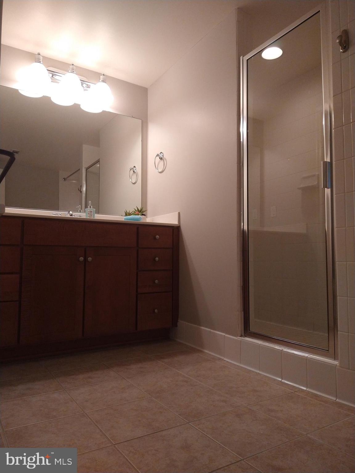 WEST VILLAGE OF SHIRLINGTON - Residential Lease