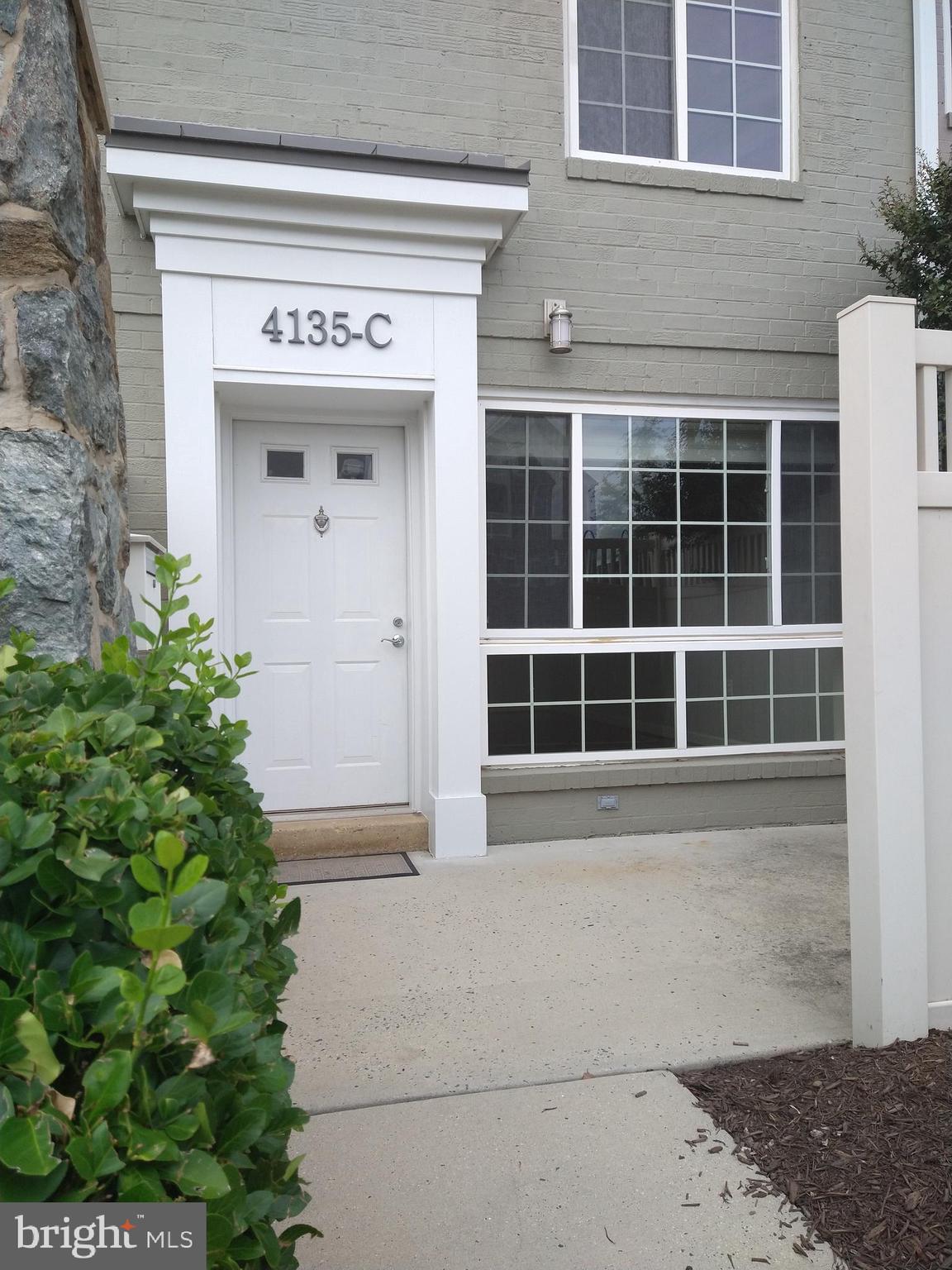 WEST VILLAGE OF SHIRLINGTON - Residential Lease