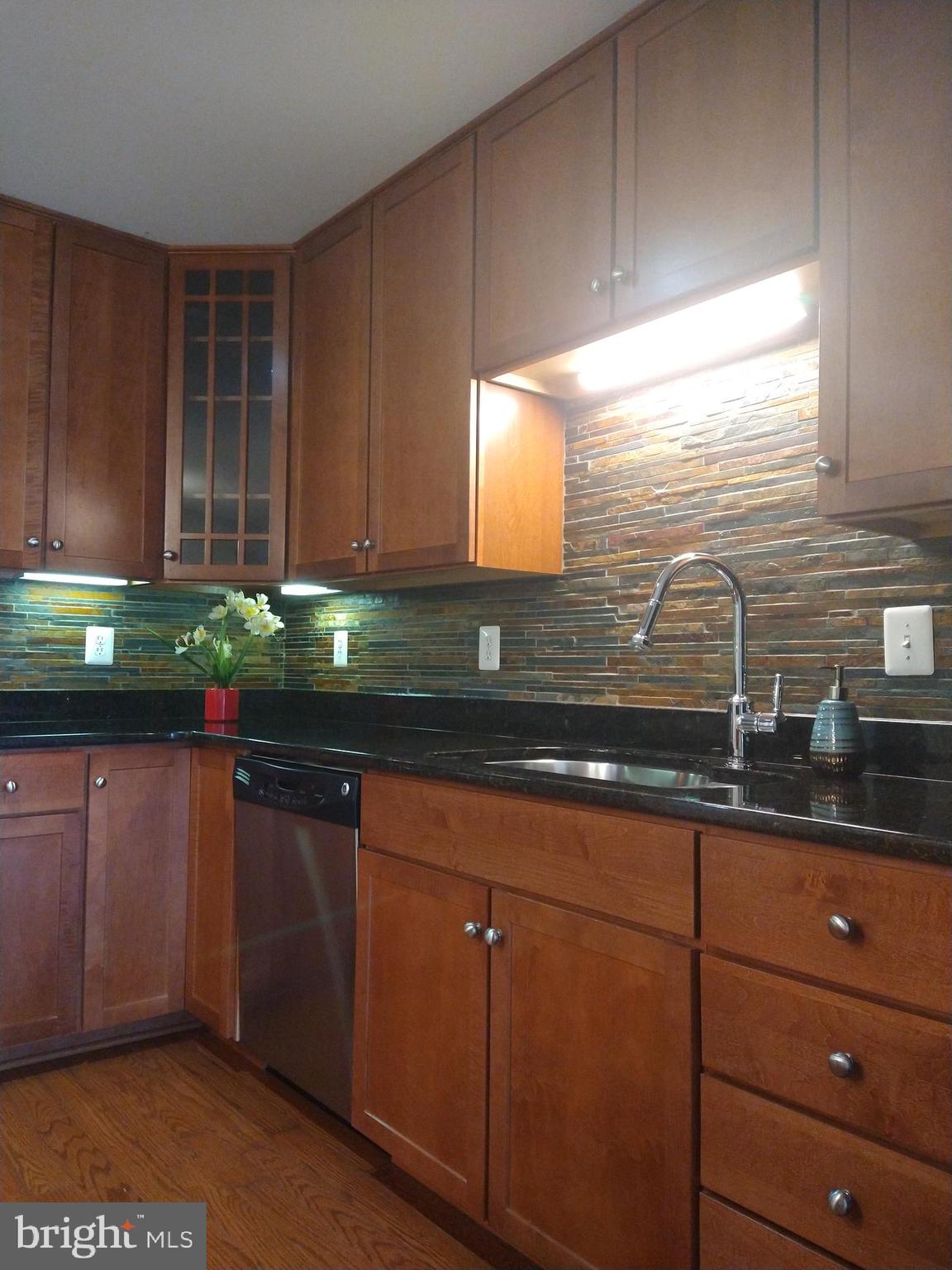 WEST VILLAGE OF SHIRLINGTON - Residential Lease