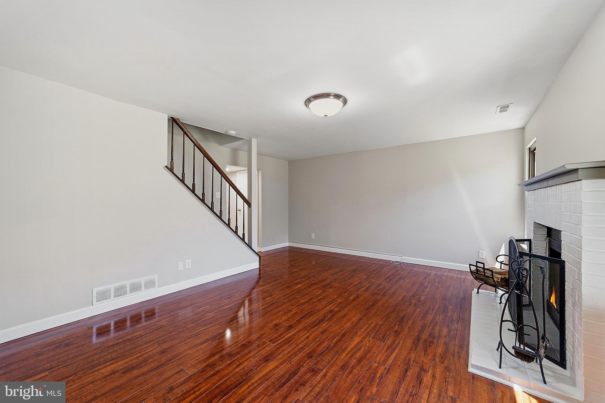 356 WILLOW TURN A