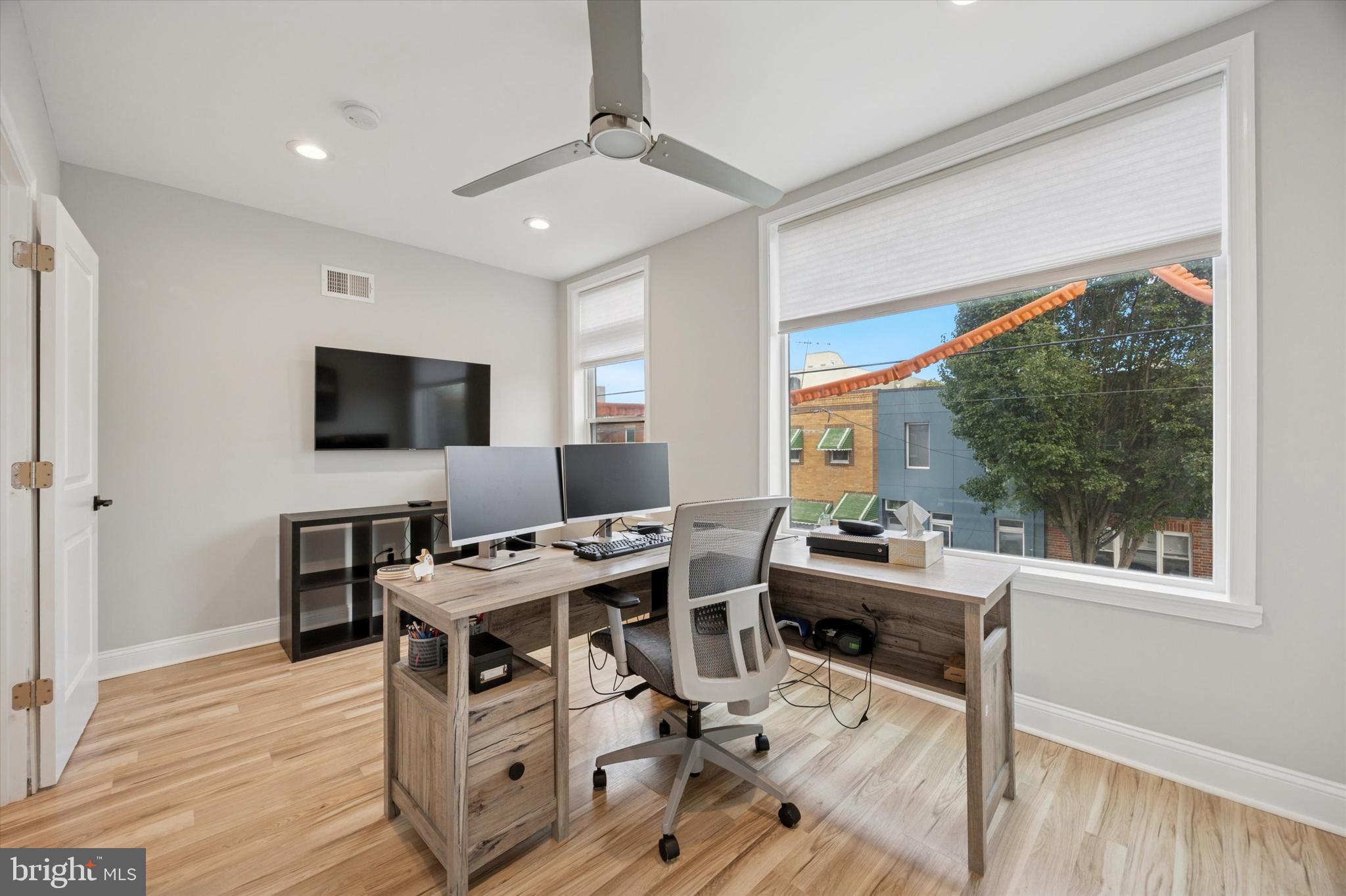 POINT BREEZE - Residential