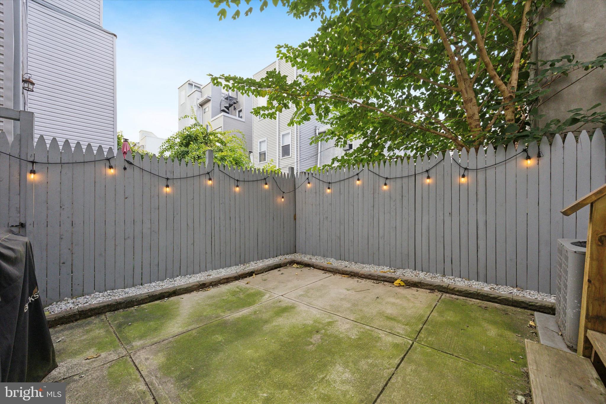 POINT BREEZE - Residential