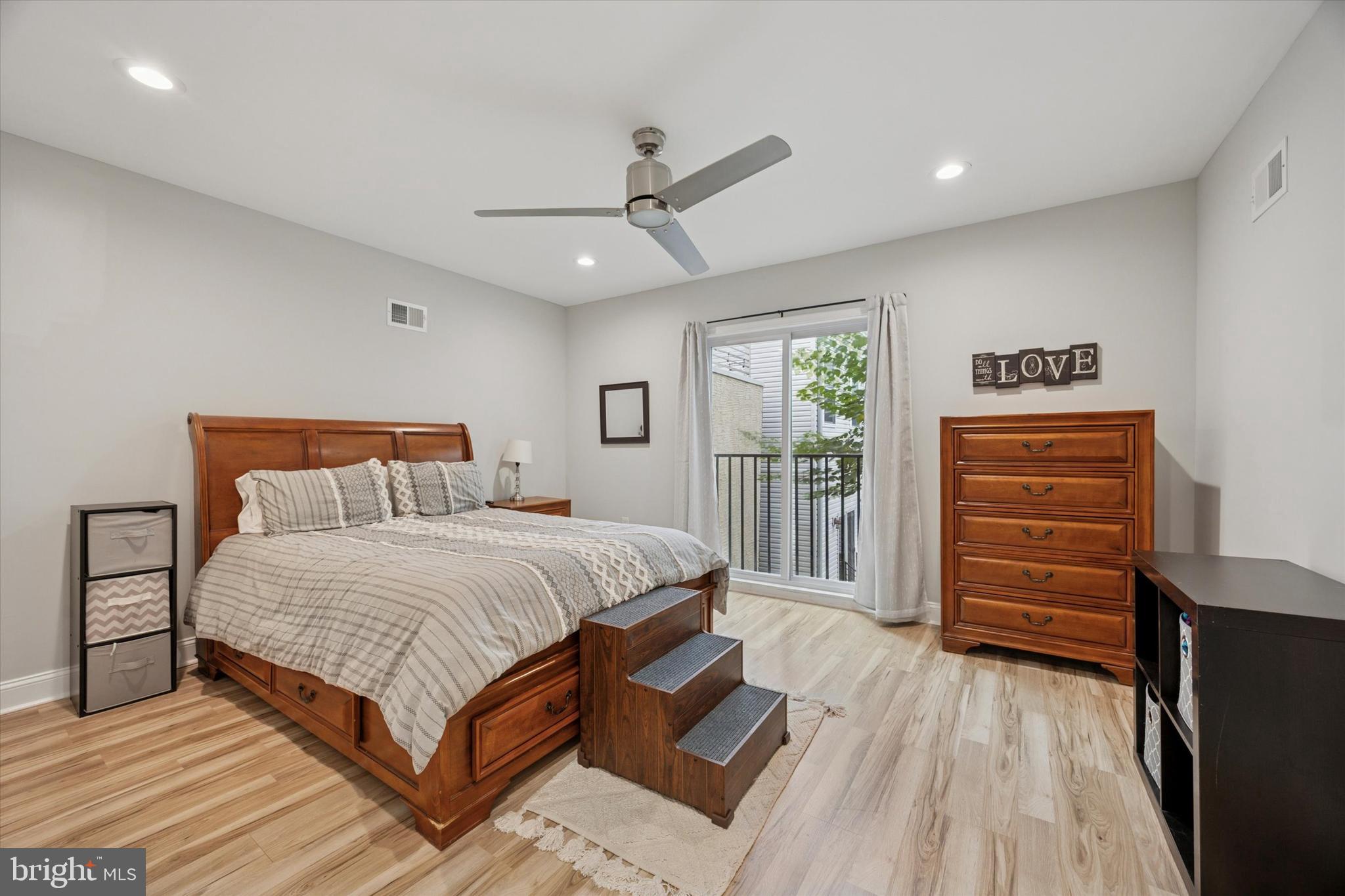 POINT BREEZE - Residential