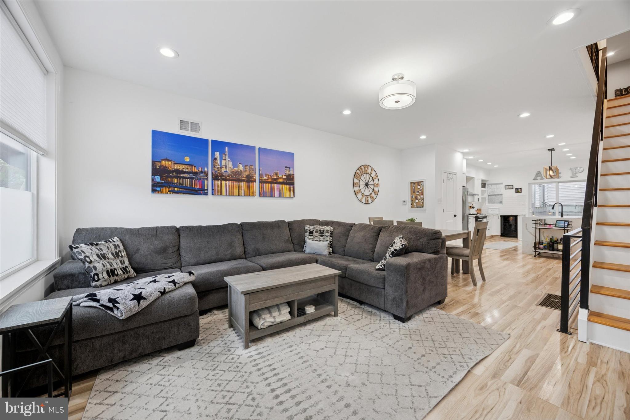 POINT BREEZE - Residential