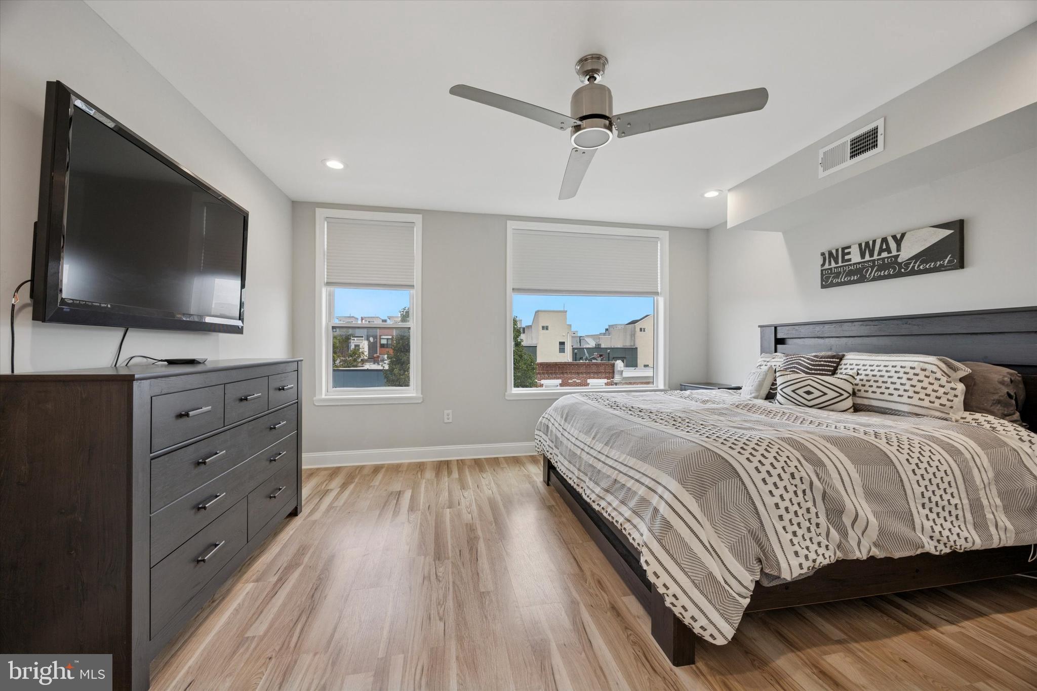 POINT BREEZE - Residential