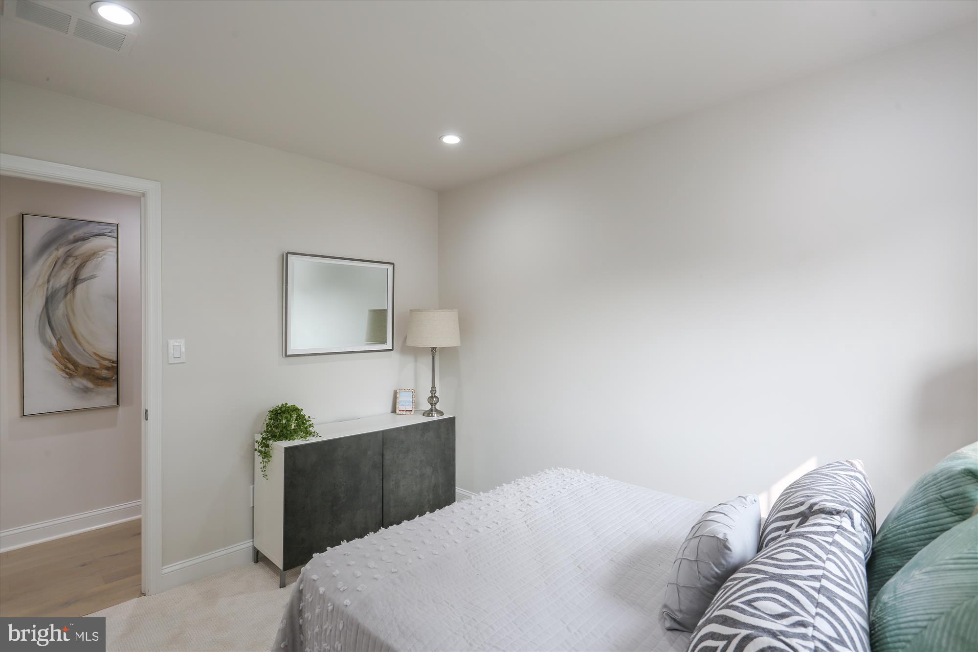 KENWOOD FOREST - Residential